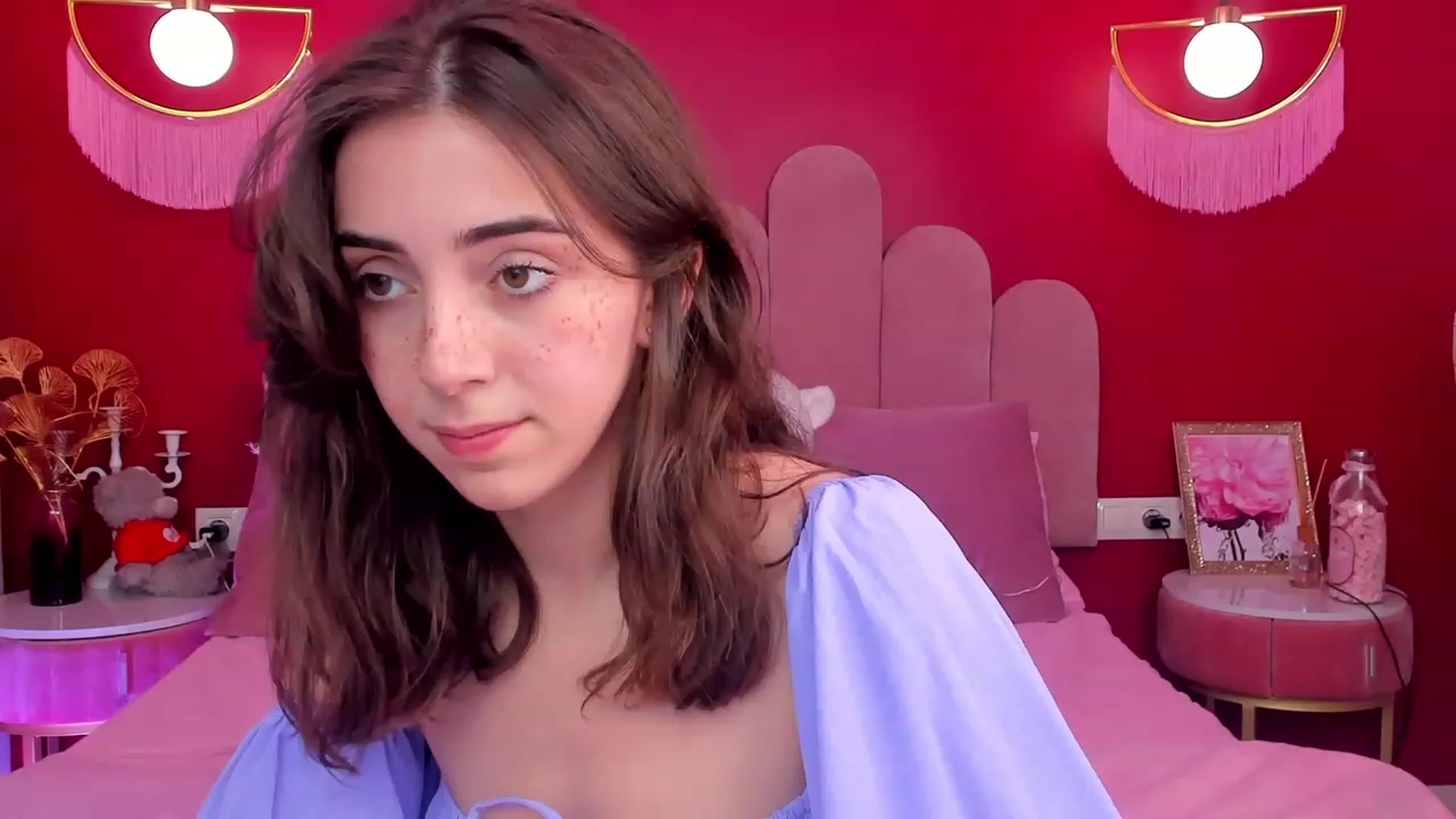Gallery image thumbnail from ElsaYoung's myfreecams stream on, 06/11/2023, 13:40 image 19 of 20
