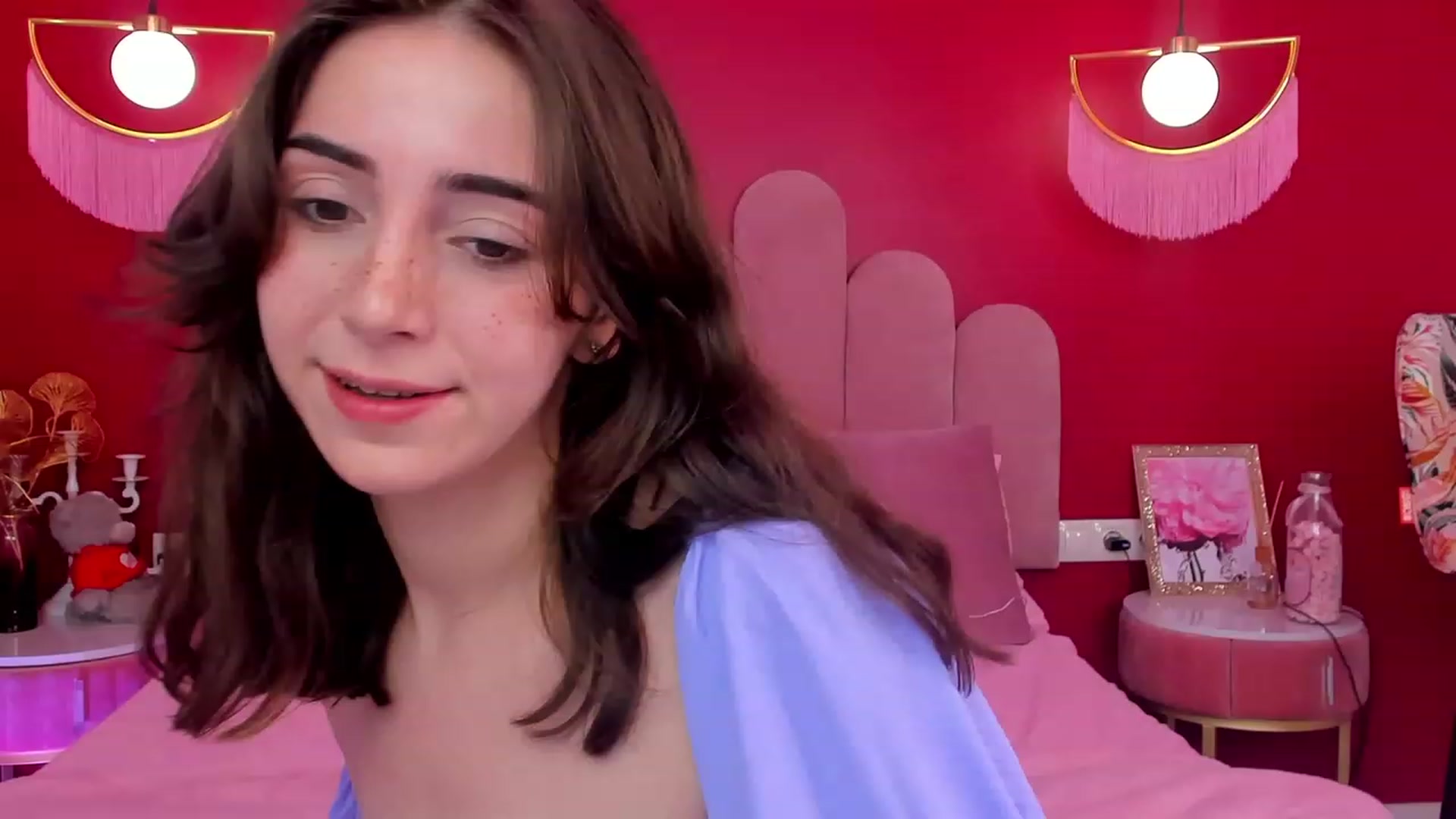 Gallery image thumbnail from ElsaYoung's myfreecams stream on, 06/11/2023, 14:17 image 9 of 20
