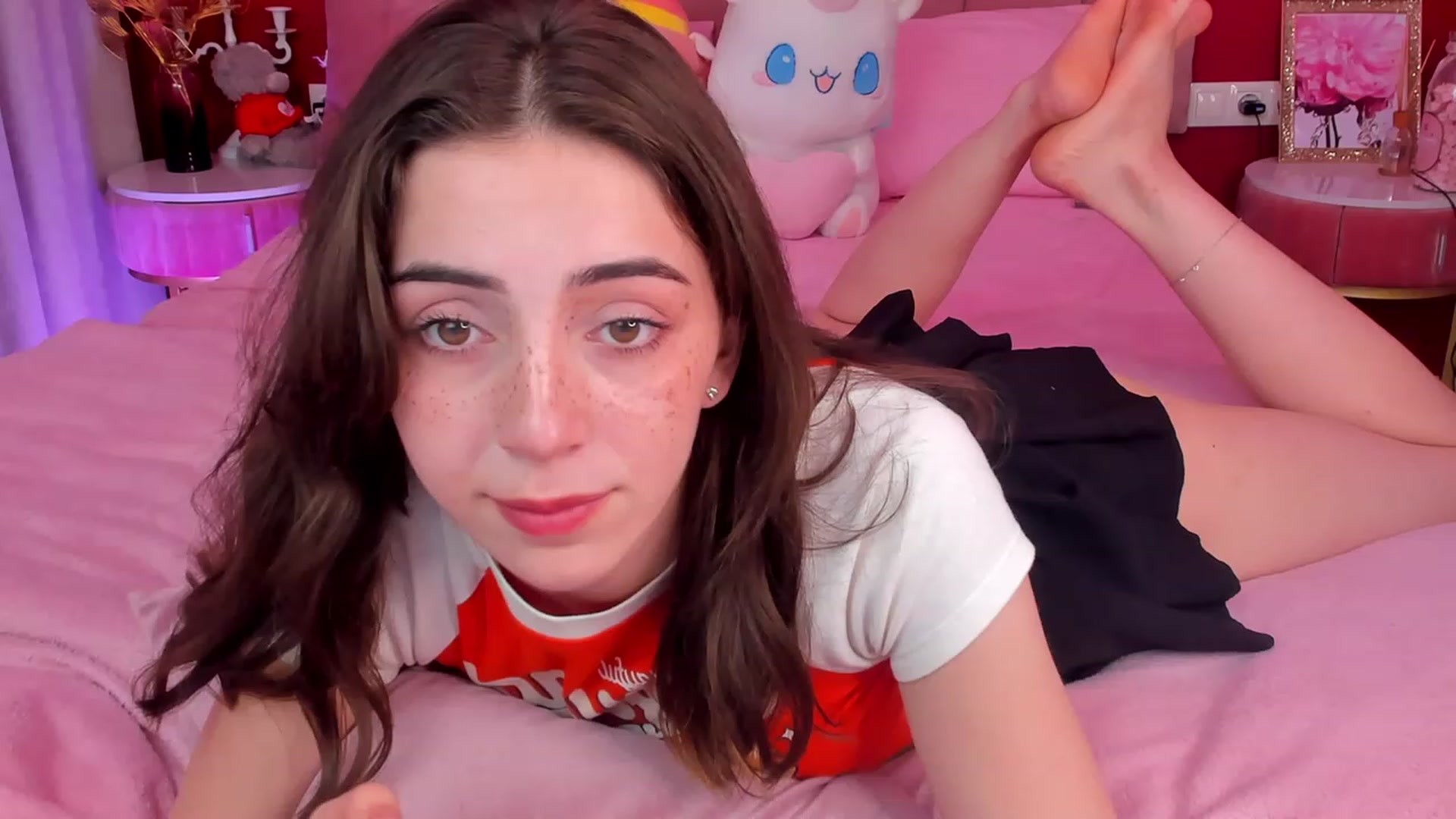 Gallery image thumbnail from ElsaYoung's myfreecams stream on, 06/13/2023, 13:56 image 6 of 20