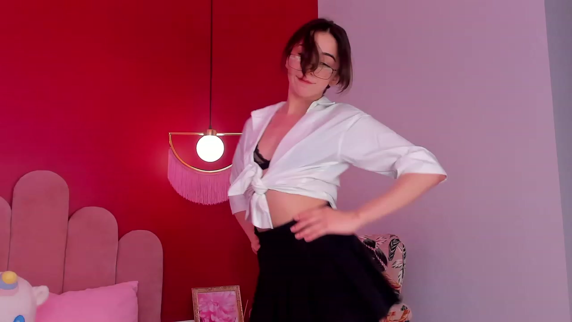 Gallery image thumbnail from ElsaYoung's myfreecams stream on, 06/13/2023, 15:29 image 4 of 20