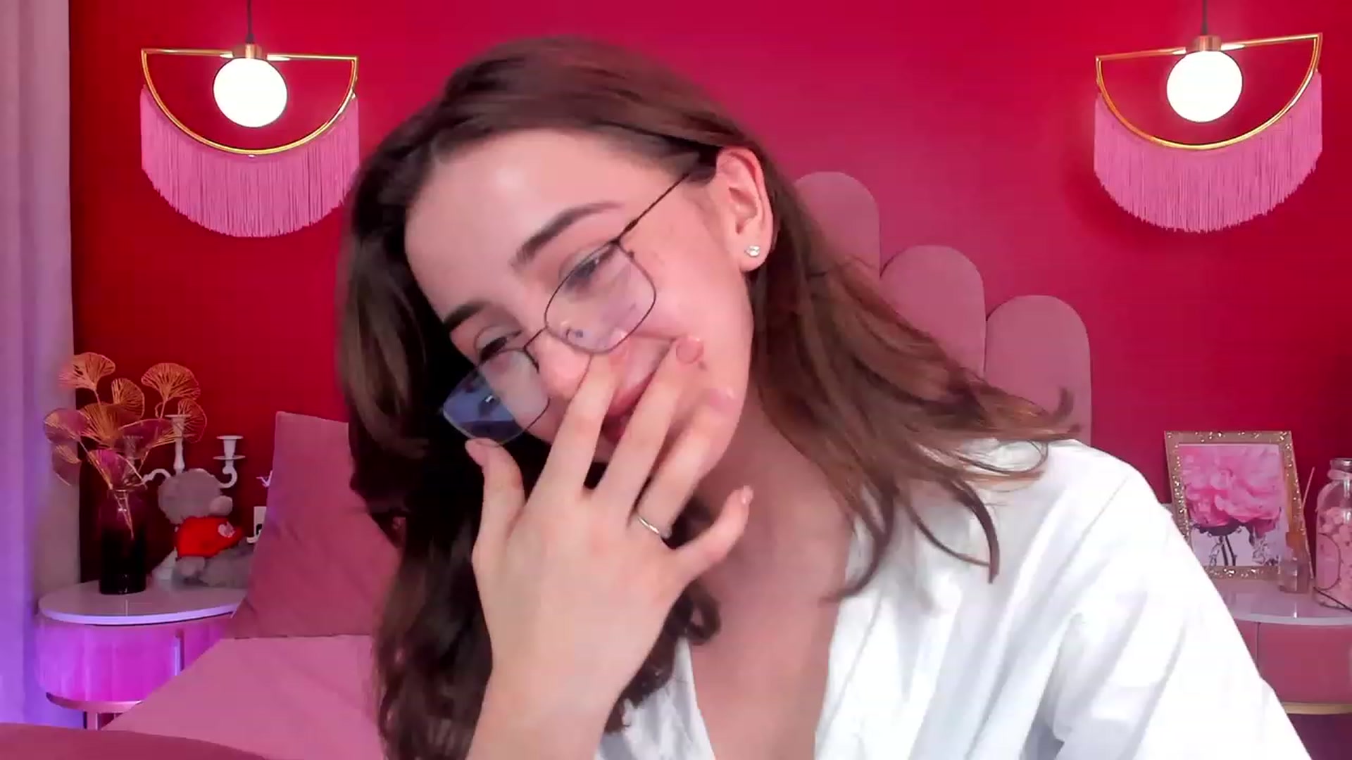 Gallery image thumbnail from ElsaYoung's myfreecams stream on, 06/13/2023, 17:53 image 5 of 20
