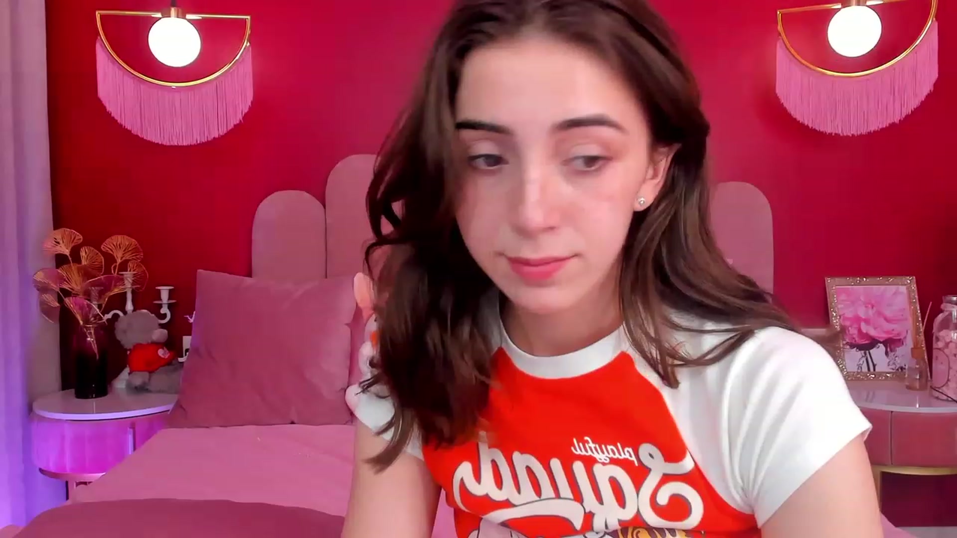 Gallery image thumbnail from ElsaYoung's myfreecams stream on, 06/13/2023, 19:21 image 7 of 20