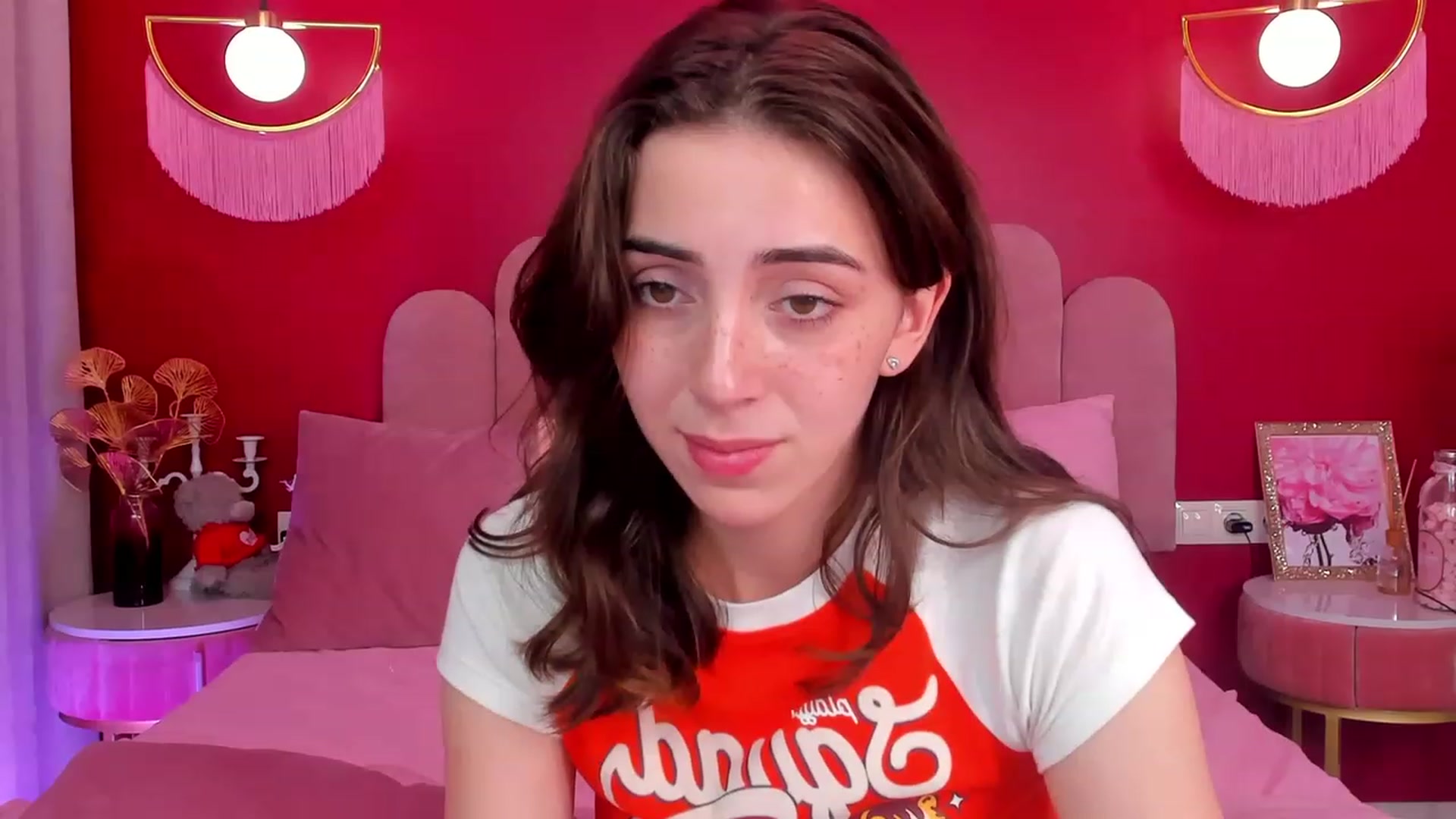 Gallery image thumbnail from ElsaYoung's myfreecams stream on, 06/13/2023, 19:21 image 10 of 20