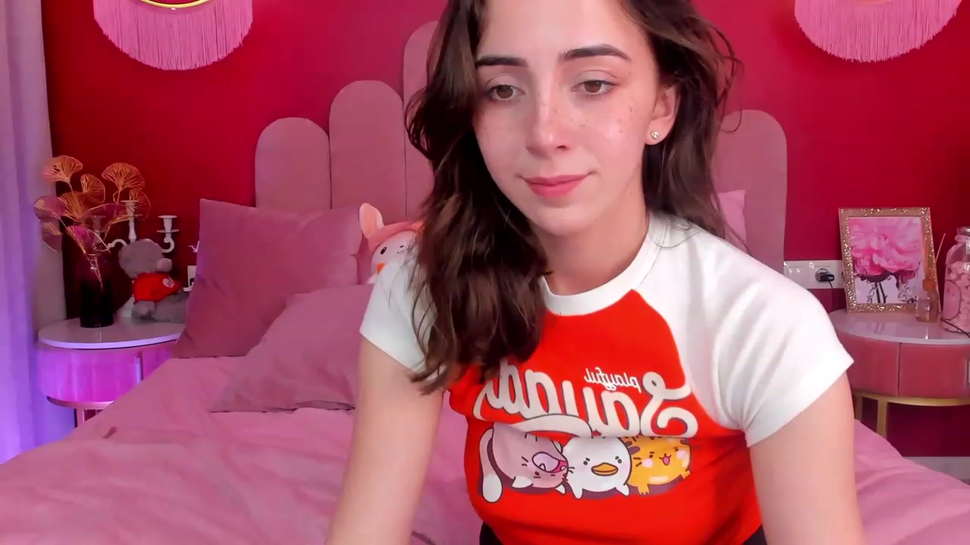 Gallery image thumbnail from ElsaYoung's myfreecams stream on, 06/13/2023, 19:21 image 14 of 20