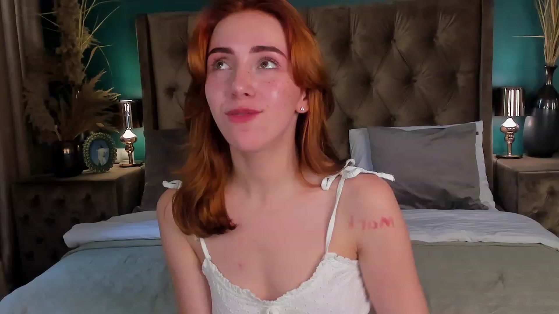 Gallery image thumbnail from ElsaYoung's myfreecams stream on, 06/15/2023, 14:19 image 3 of 20