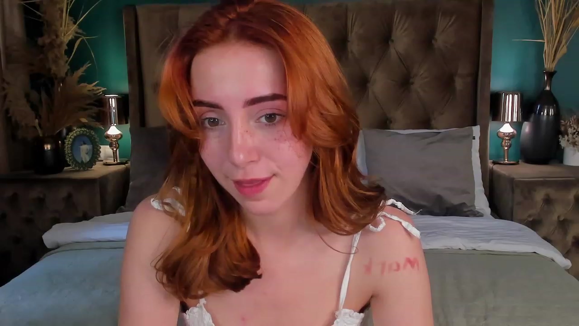 Gallery image thumbnail from ElsaYoung's myfreecams stream on, 06/15/2023, 14:19 image 13 of 20