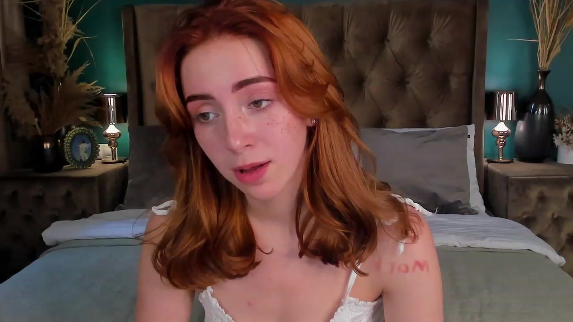 Gallery image thumbnail from ElsaYoung's myfreecams stream on, 06/15/2023, 14:19 image 6 of 20