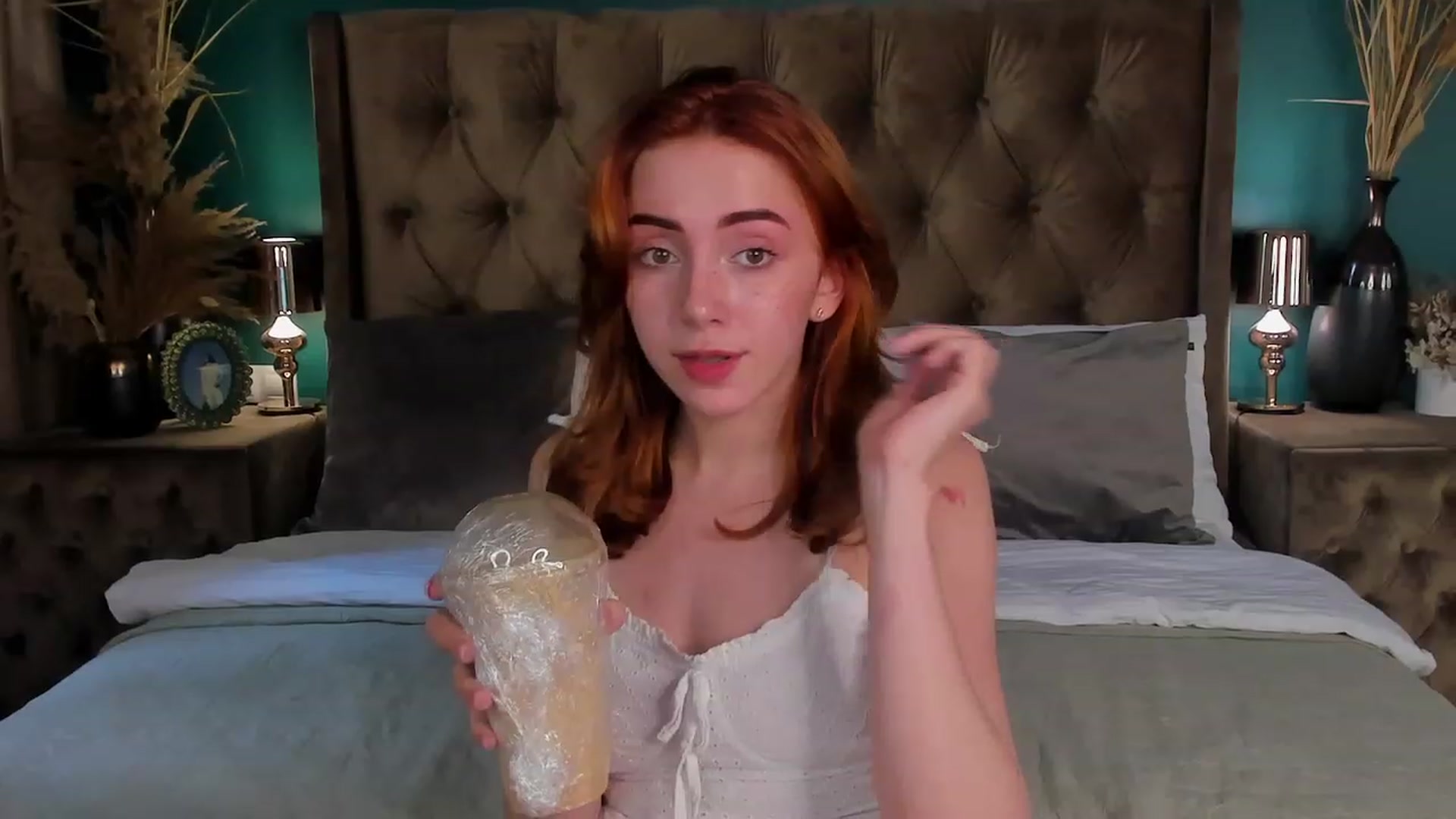 Gallery image thumbnail from ElsaYoung's myfreecams stream on, 06/15/2023, 14:19 image 15 of 20