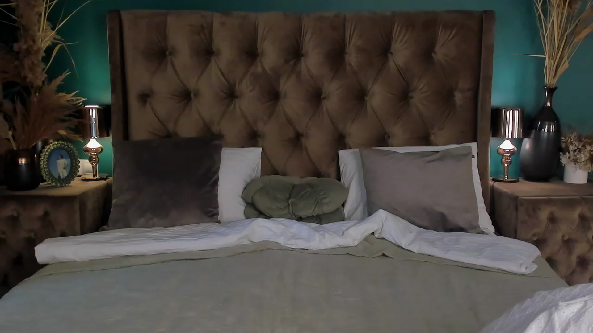 Gallery image thumbnail from ElsaYoung's myfreecams stream on, 06/15/2023, 16:23 image 4 of 20