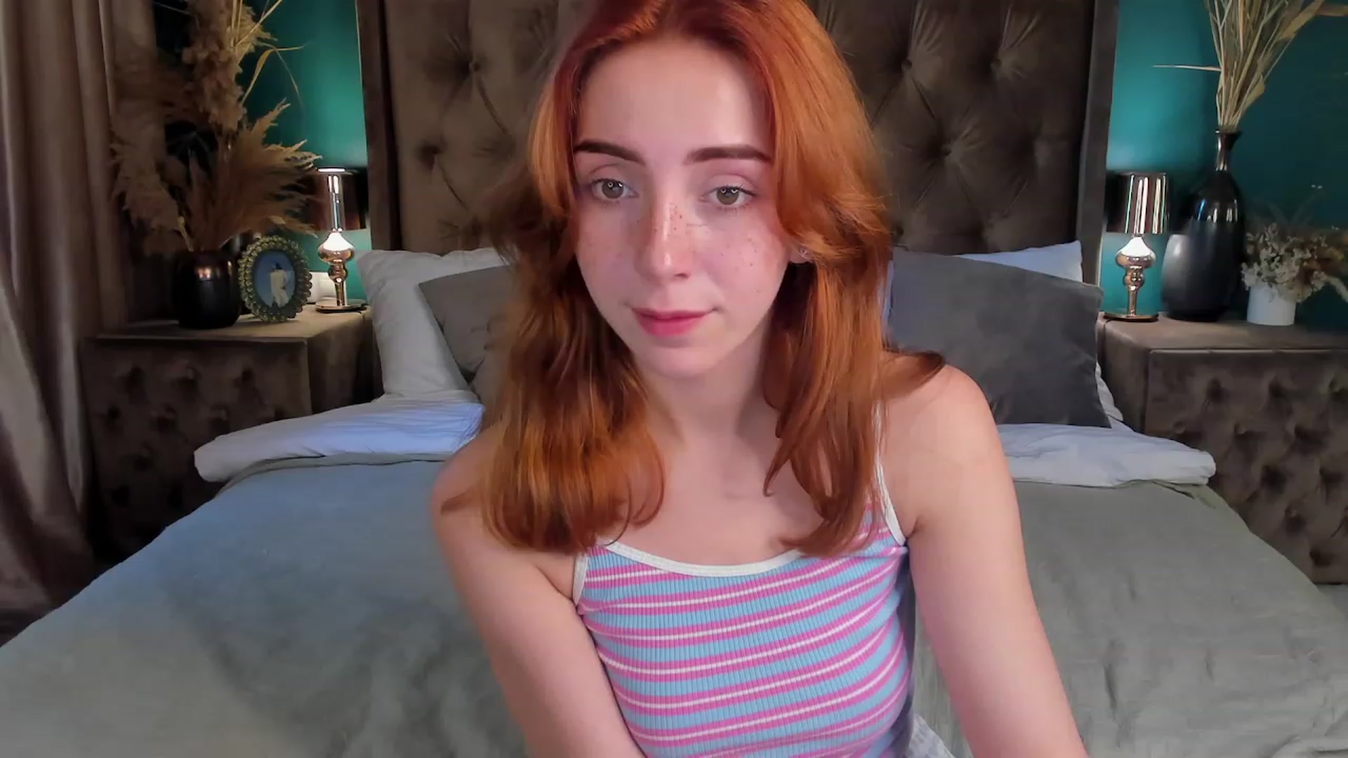 Gallery image thumbnail from ElsaYoung's myfreecams stream on, 06/16/2023, 07:50 image 2 of 20