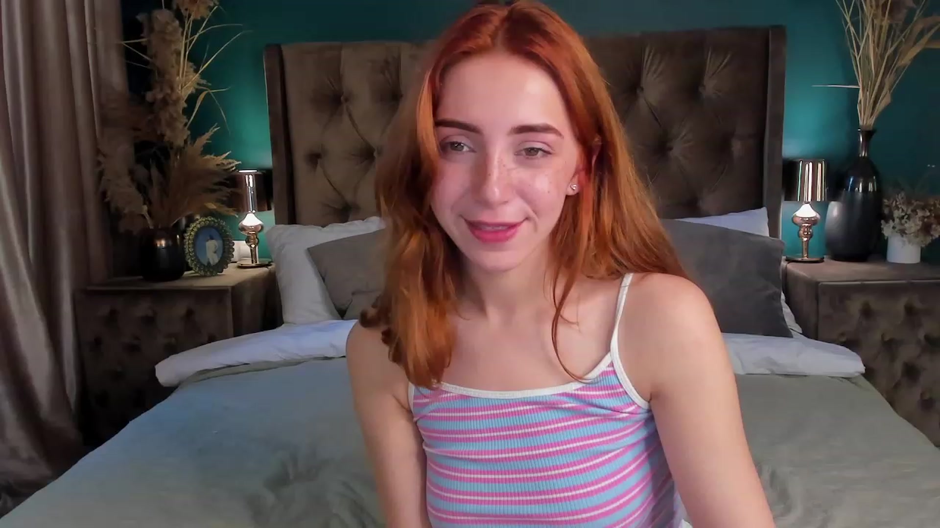 Gallery image thumbnail from ElsaYoung's myfreecams stream on, 06/16/2023, 07:50 image 15 of 20