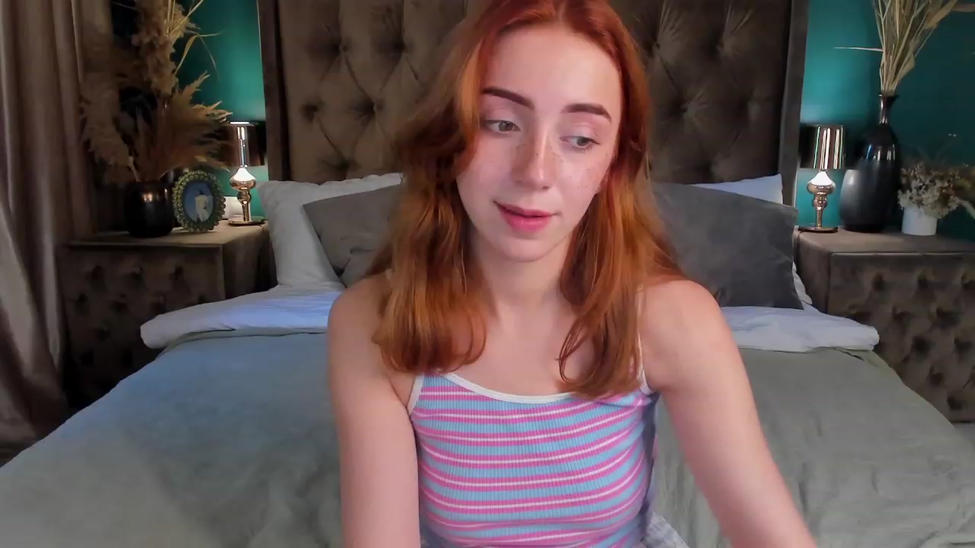 Gallery image thumbnail from ElsaYoung's myfreecams stream on, 06/16/2023, 07:50 image 3 of 20