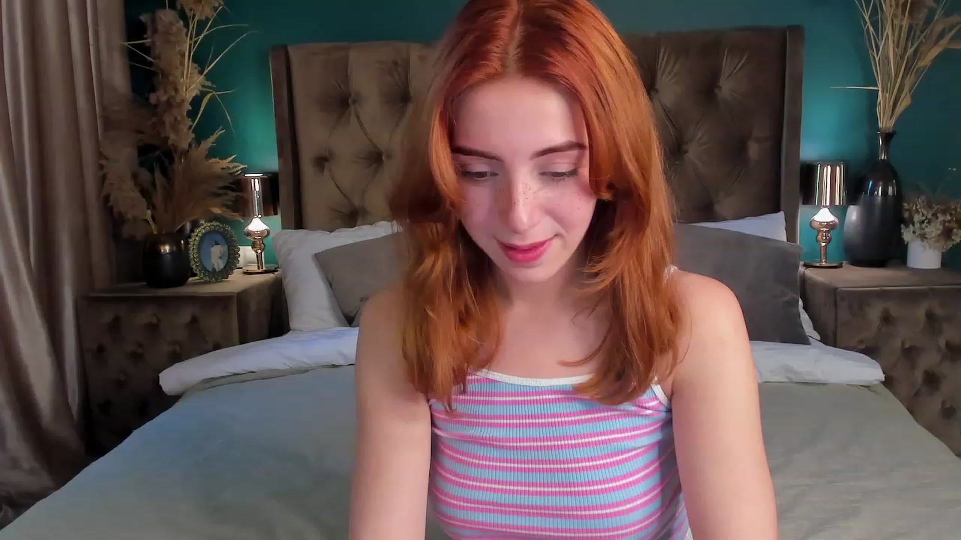Gallery image thumbnail from ElsaYoung's myfreecams stream on, 06/16/2023, 07:50 image 11 of 20