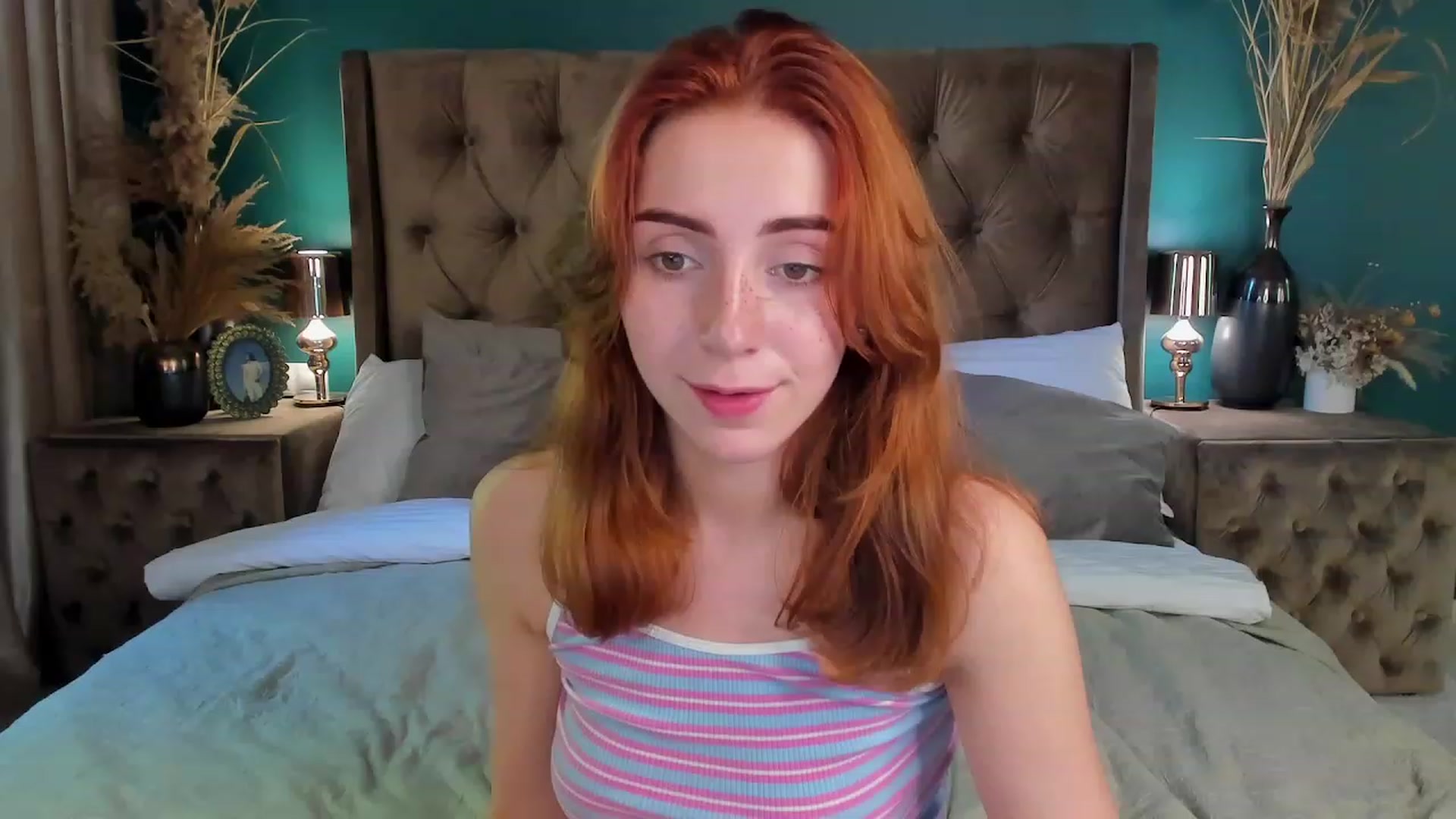 Gallery image thumbnail from ElsaYoung's myfreecams stream on, 06/16/2023, 11:17 image 12 of 20