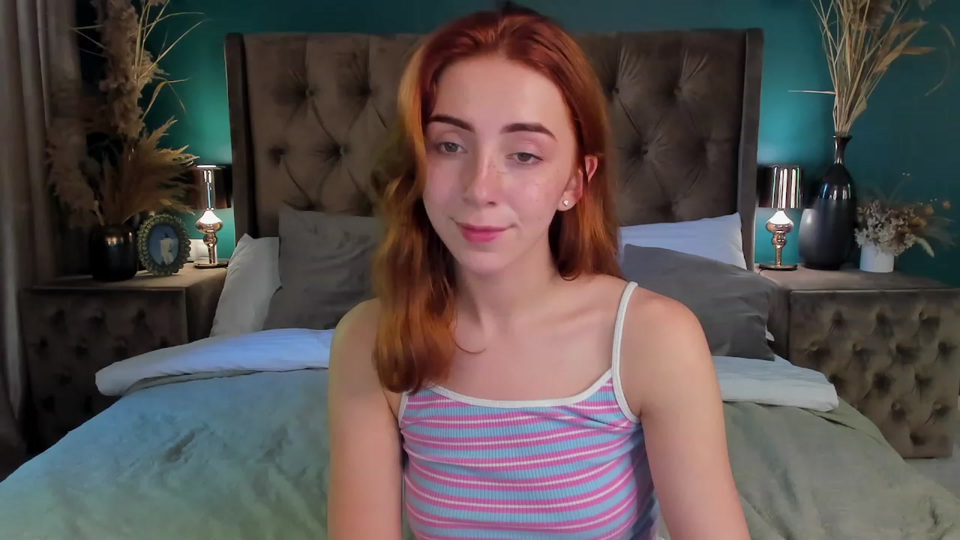 Gallery image thumbnail from ElsaYoung's myfreecams stream on, 06/16/2023, 11:17 image 9 of 20