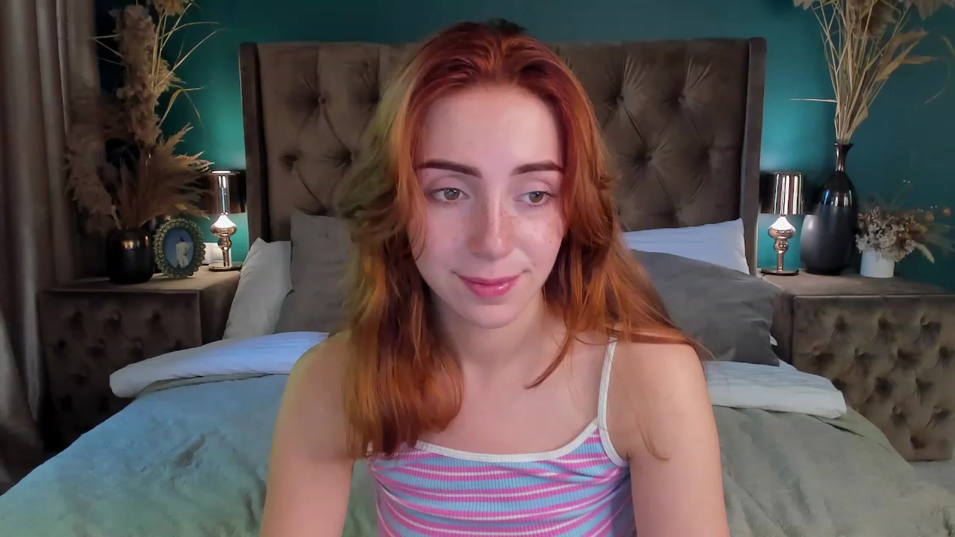Gallery image thumbnail from ElsaYoung's myfreecams stream on, 06/16/2023, 11:17 image 19 of 20