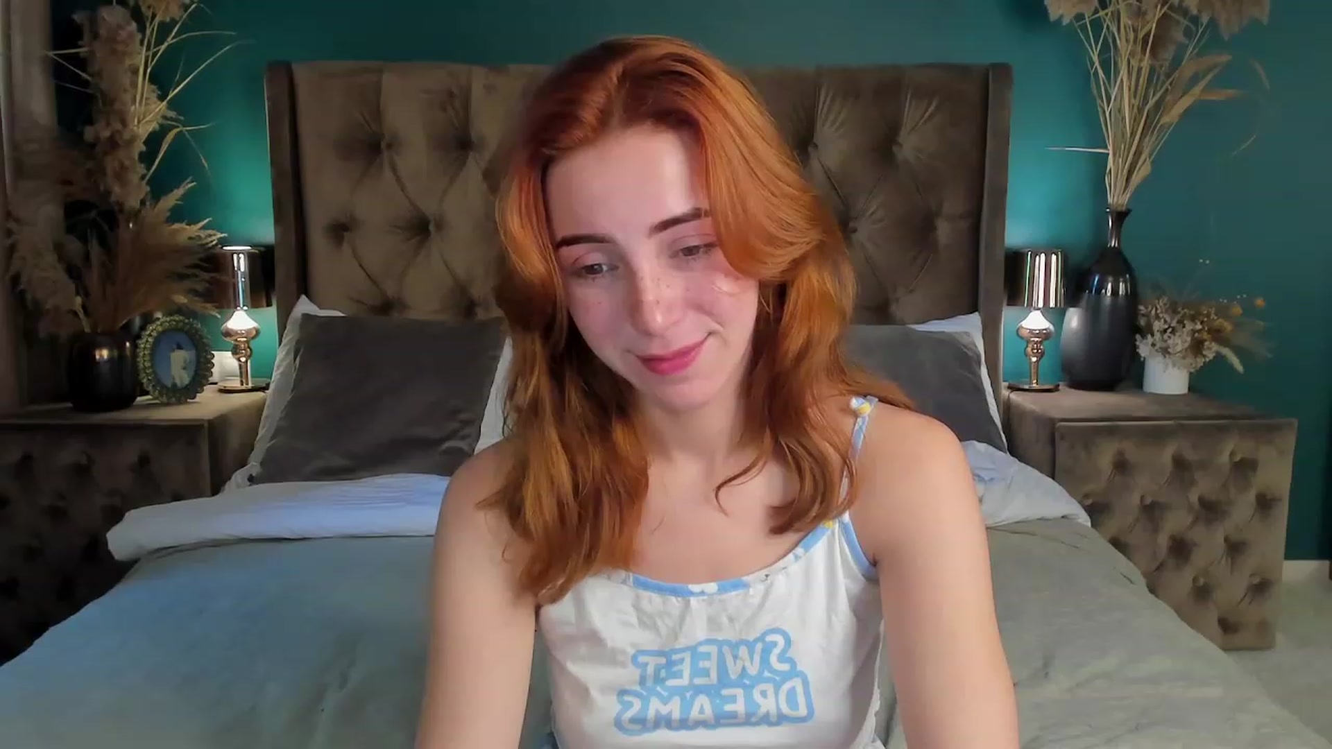 Gallery image thumbnail from ElsaYoung's myfreecams stream on, 06/17/2023, 06:25 image 10 of 20