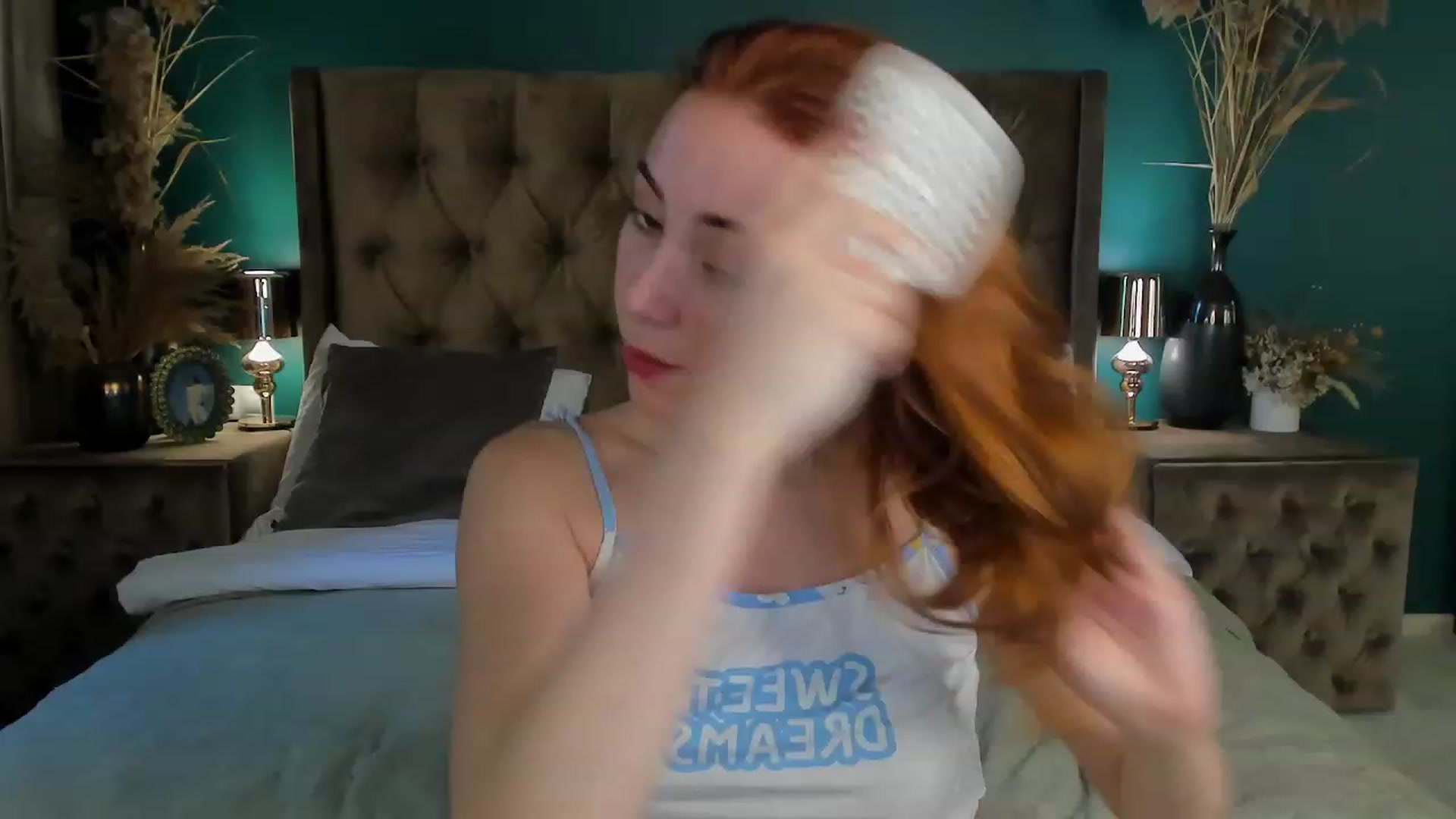 Gallery image thumbnail from ElsaYoung's myfreecams stream on, 06/17/2023, 06:25 image 5 of 20