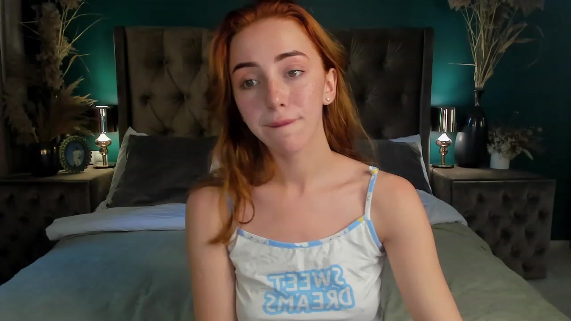 Gallery image thumbnail from ElsaYoung's myfreecams stream on, 06/17/2023, 06:25 image 17 of 20