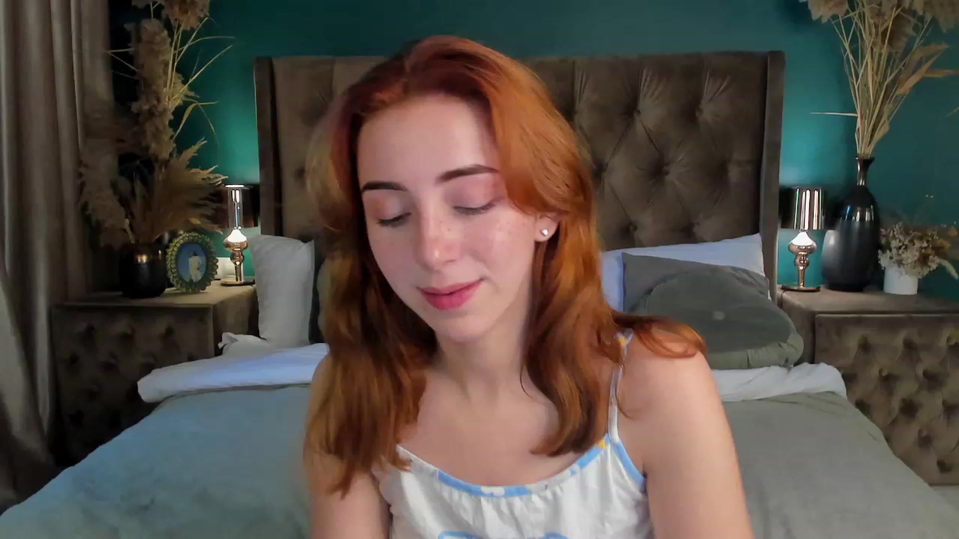 Gallery image thumbnail from ElsaYoung's myfreecams stream on, 06/17/2023, 08:08 image 12 of 20