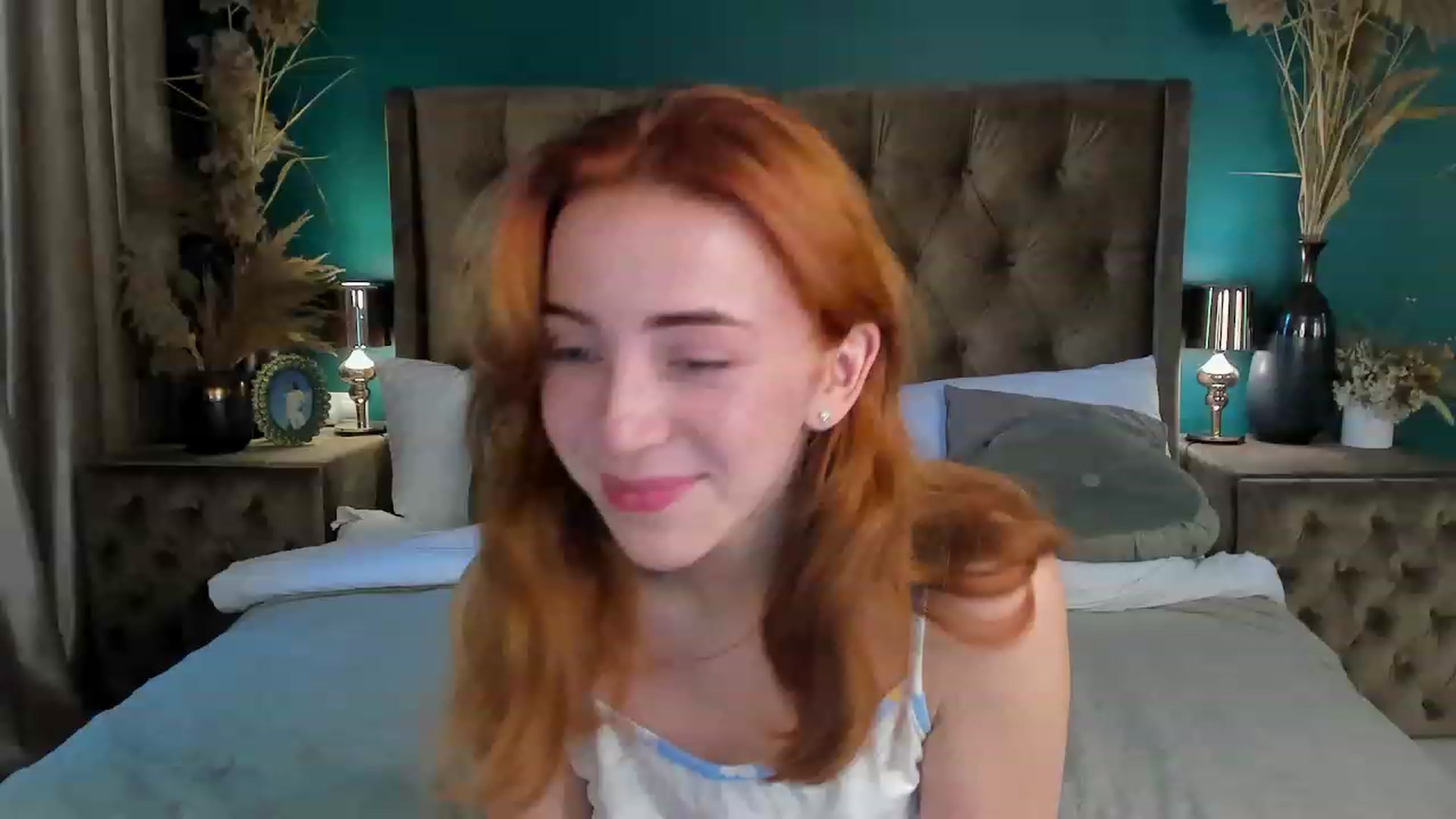 Gallery image thumbnail from ElsaYoung's myfreecams stream on, 06/17/2023, 08:08 image 13 of 20