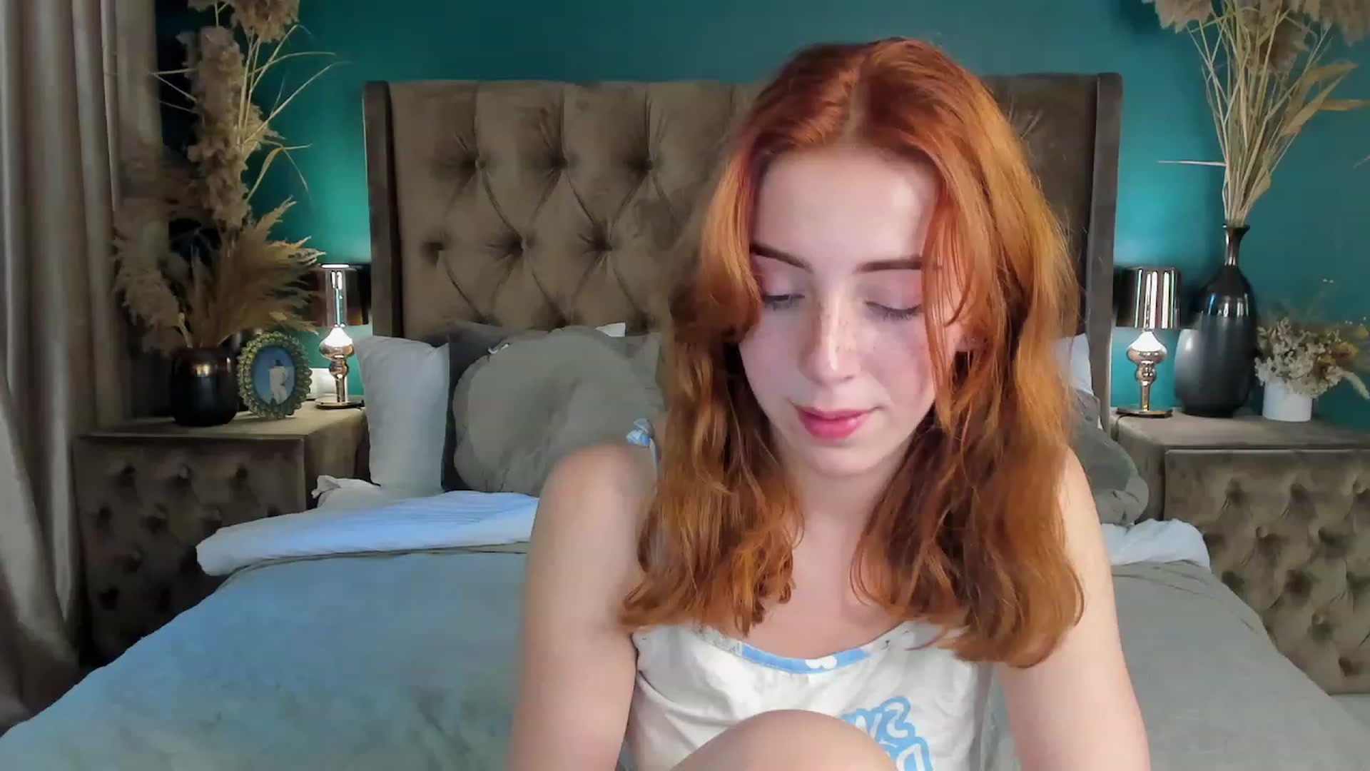 Gallery image thumbnail from ElsaYoung's myfreecams stream on, 06/17/2023, 08:08 image 3 of 20