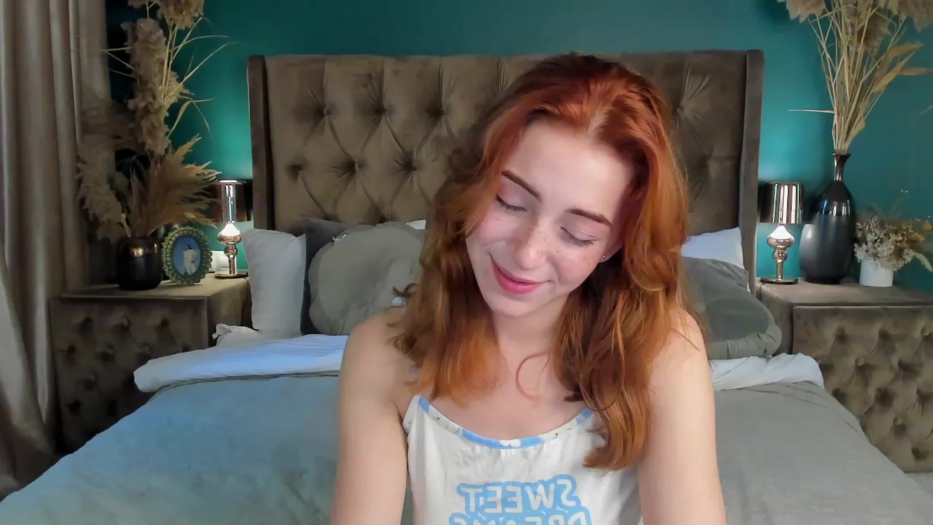Gallery image thumbnail from ElsaYoung's myfreecams stream on, 06/17/2023, 08:08 image 7 of 20