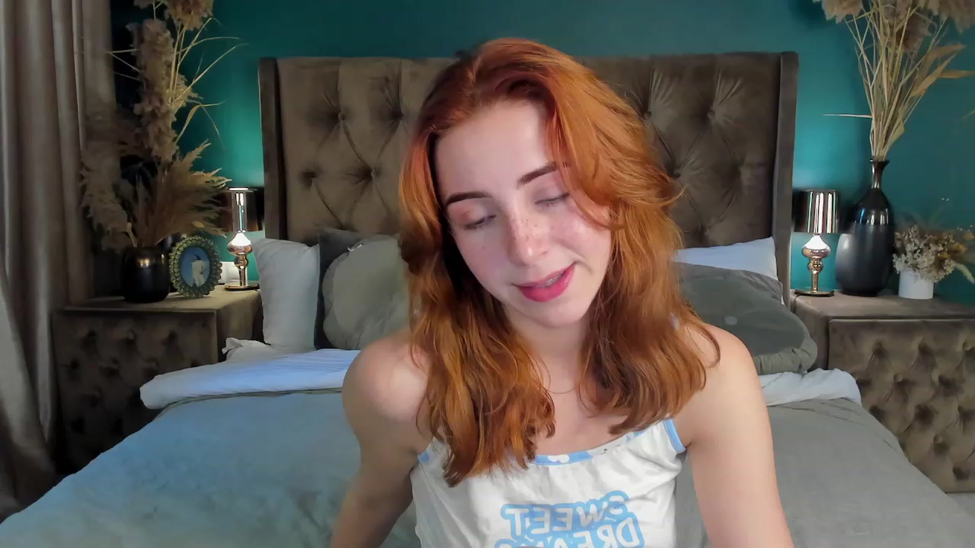 Gallery image thumbnail from ElsaYoung's myfreecams stream on, 06/17/2023, 08:08 image 4 of 20