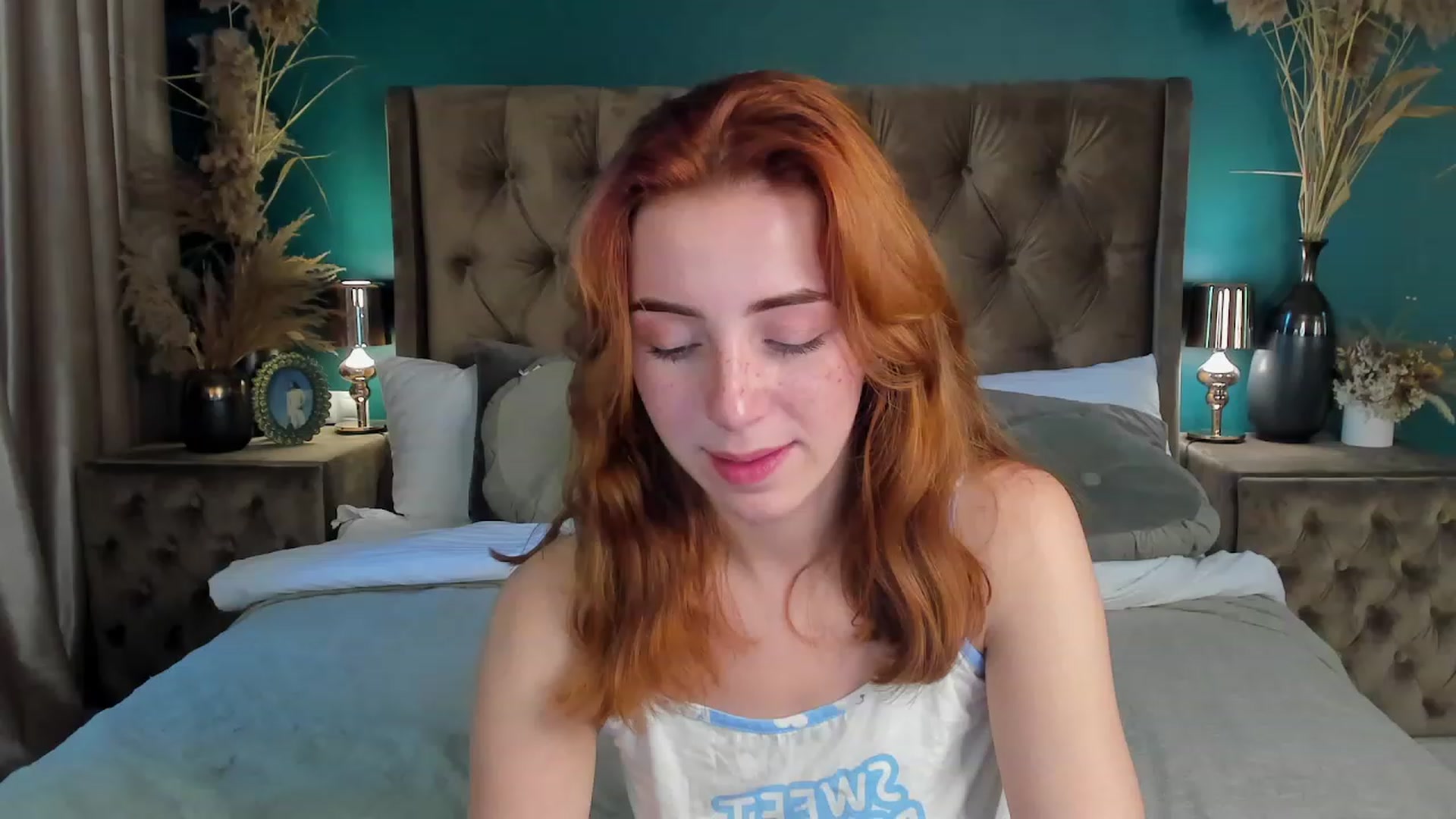 Gallery image thumbnail from ElsaYoung's myfreecams stream on, 06/17/2023, 08:08 image 8 of 20