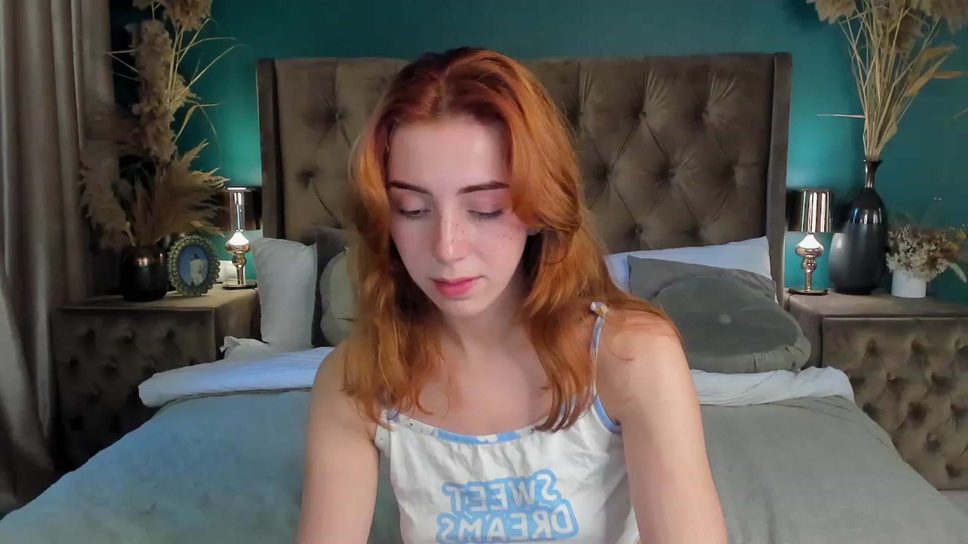 Gallery image thumbnail from ElsaYoung's myfreecams stream on, 06/17/2023, 08:08 image 17 of 20