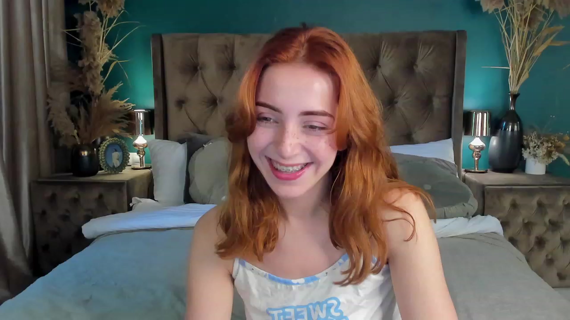 Gallery image thumbnail from ElsaYoung's myfreecams stream on, 06/17/2023, 08:08 image 5 of 20