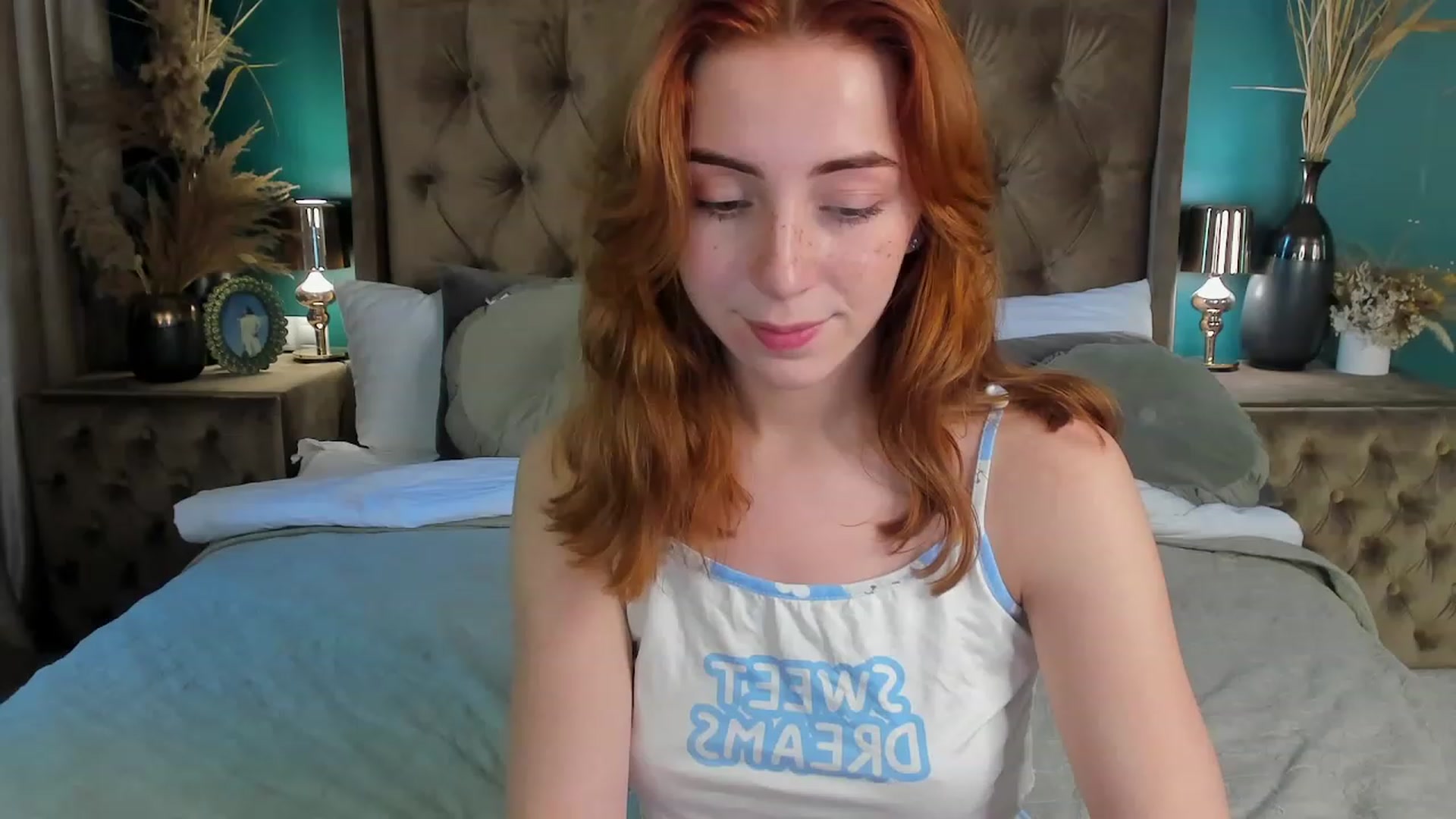 Gallery image thumbnail from ElsaYoung's myfreecams stream on, 06/17/2023, 09:35 image 8 of 20