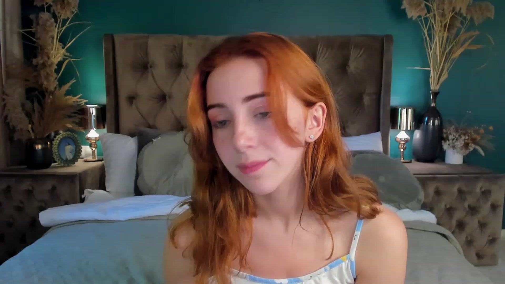 Gallery image thumbnail from ElsaYoung's myfreecams stream on, 06/17/2023, 09:35 image 12 of 20