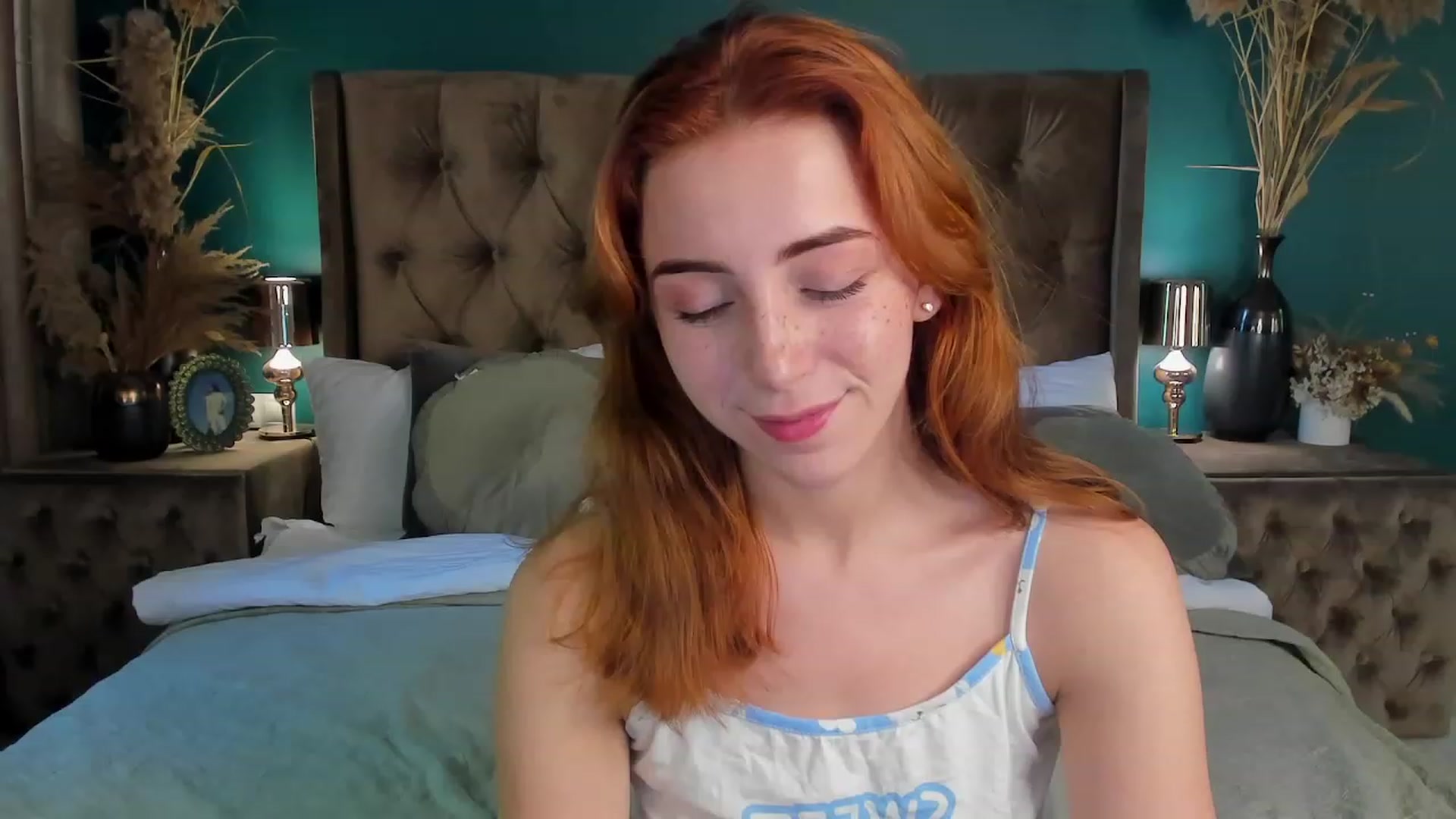 Gallery image thumbnail from ElsaYoung's myfreecams stream on, 06/17/2023, 10:12 image 6 of 20