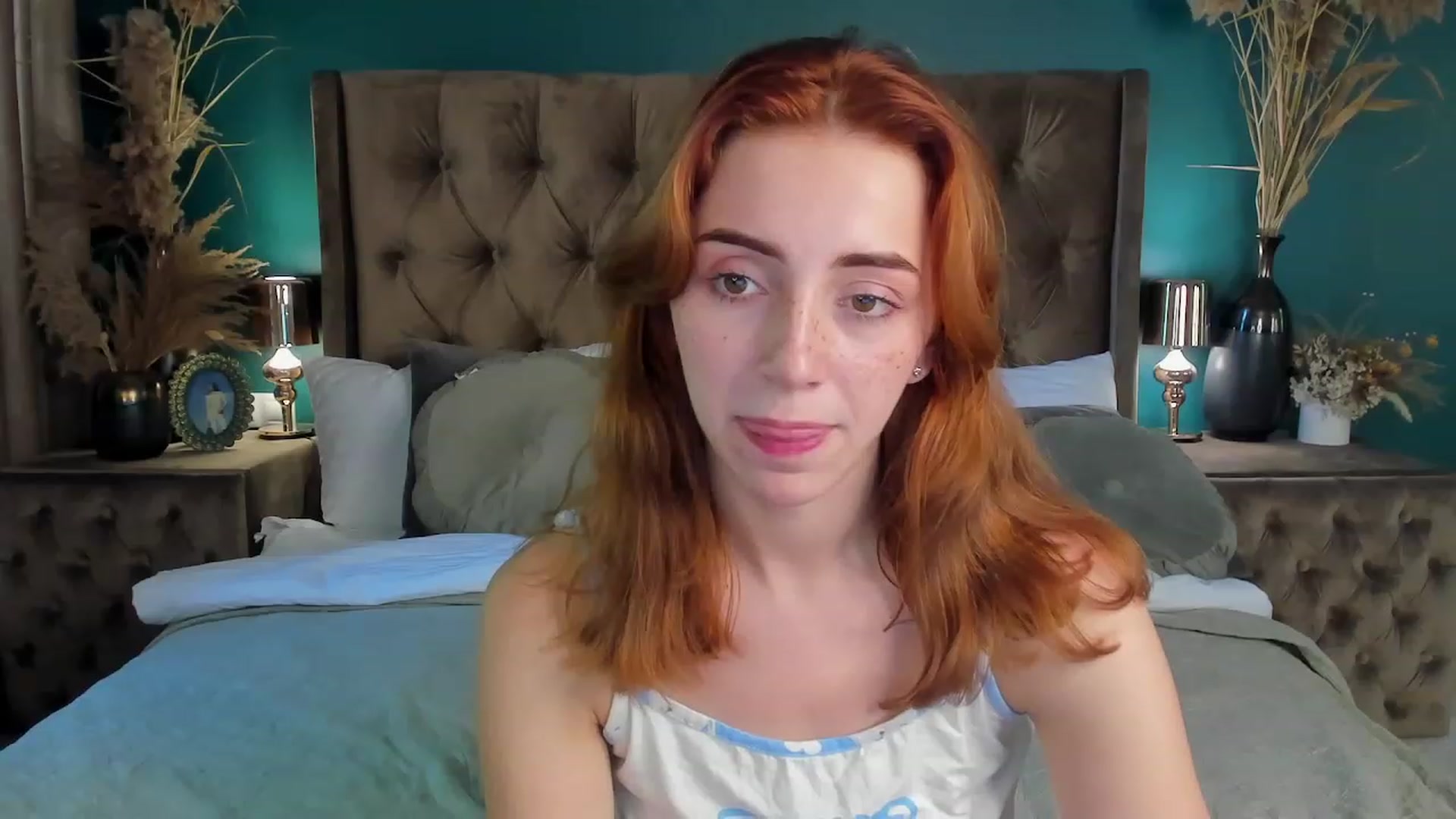 Gallery image thumbnail from ElsaYoung's myfreecams stream on, 06/17/2023, 10:12 image 8 of 20