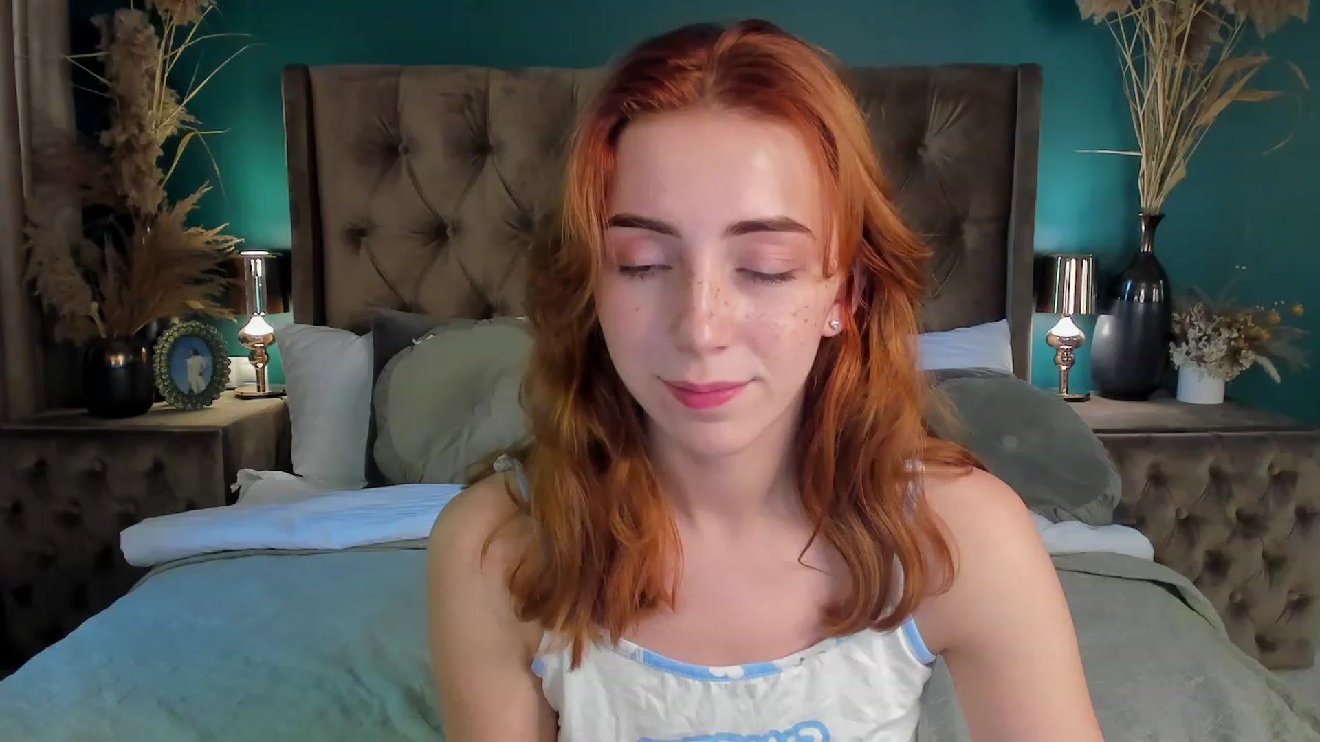 Gallery image thumbnail from ElsaYoung's myfreecams stream on, 06/17/2023, 10:12 image 3 of 20