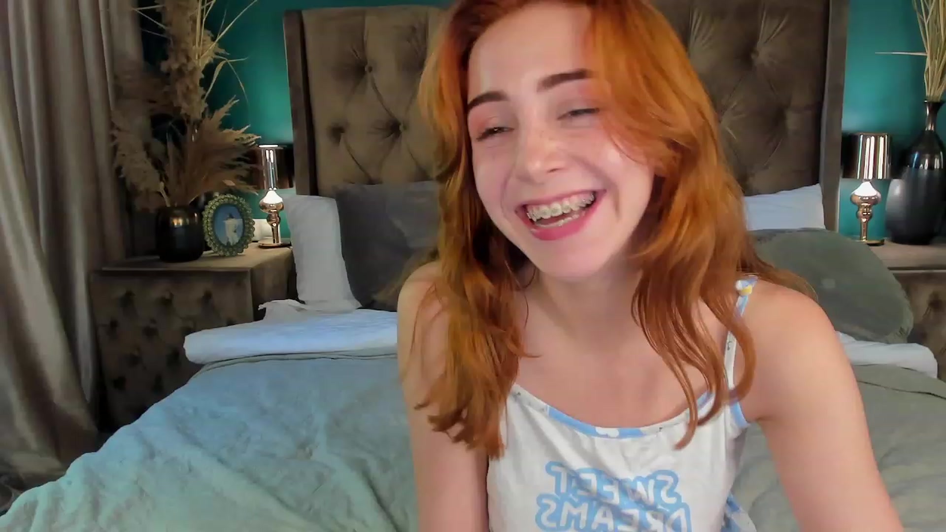 Gallery image thumbnail from ElsaYoung's myfreecams stream on, 06/17/2023, 12:19 image 10 of 20