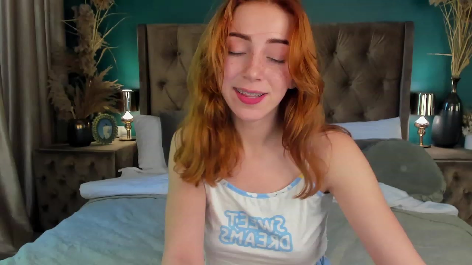 Gallery image thumbnail from ElsaYoung's myfreecams stream on, 06/17/2023, 12:19 image 3 of 20