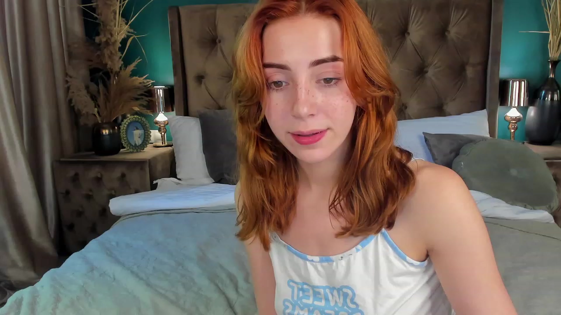 Gallery image thumbnail from ElsaYoung's myfreecams stream on, 06/17/2023, 12:19 image 11 of 20