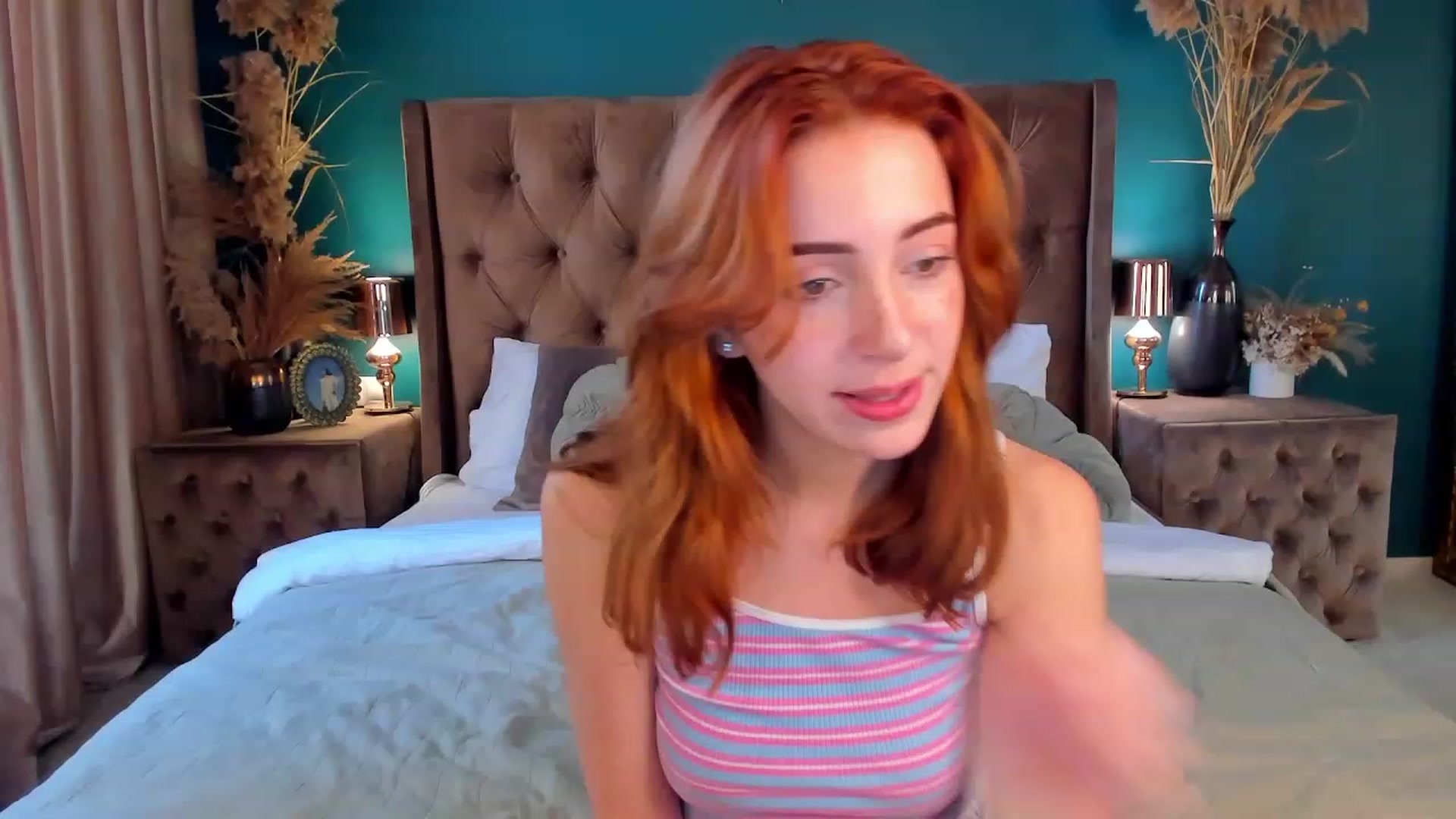 Gallery image thumbnail from ElsaYoung's myfreecams stream on, 06/18/2023, 14:59 image 7 of 20