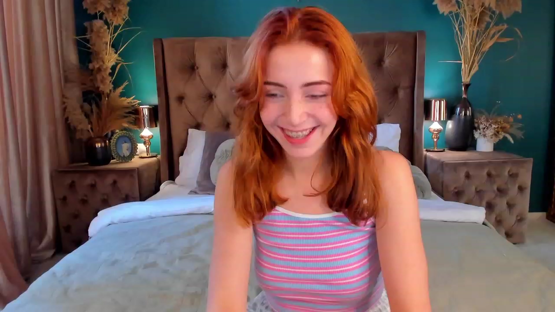Gallery image thumbnail from ElsaYoung's myfreecams stream on, 06/18/2023, 14:59 image 13 of 20