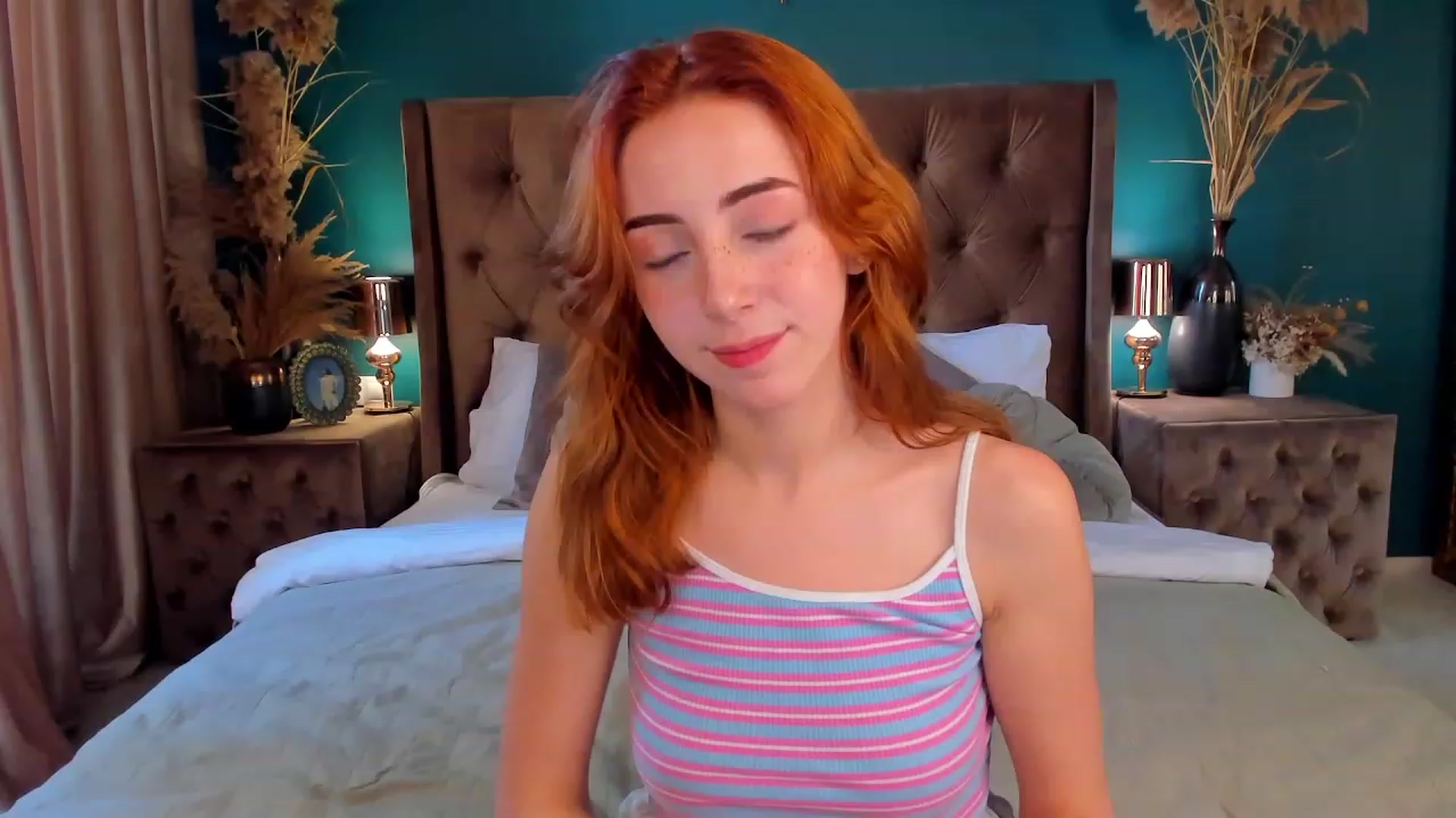 Gallery image thumbnail from ElsaYoung's myfreecams stream on, 06/18/2023, 14:59 image 15 of 20