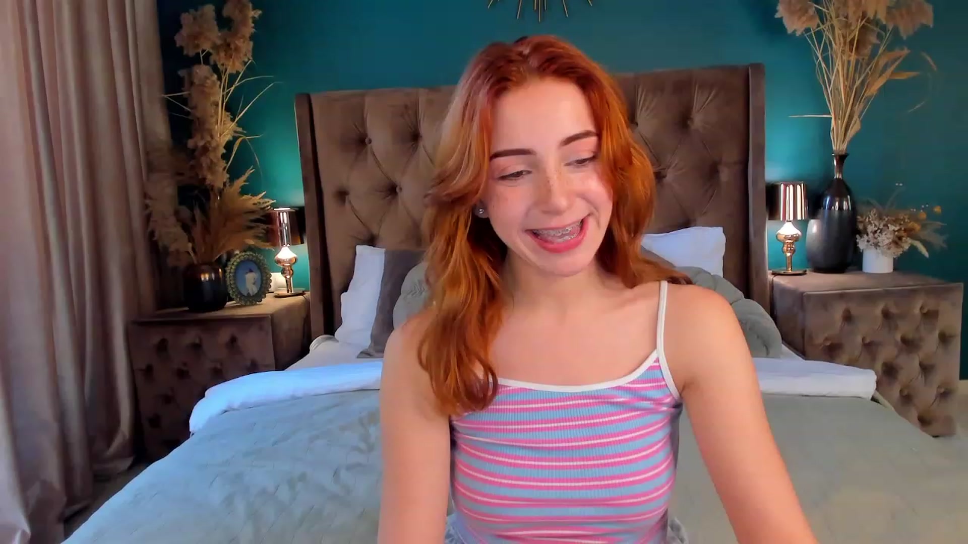 Gallery image thumbnail from ElsaYoung's myfreecams stream on, 06/18/2023, 14:59 image 3 of 20