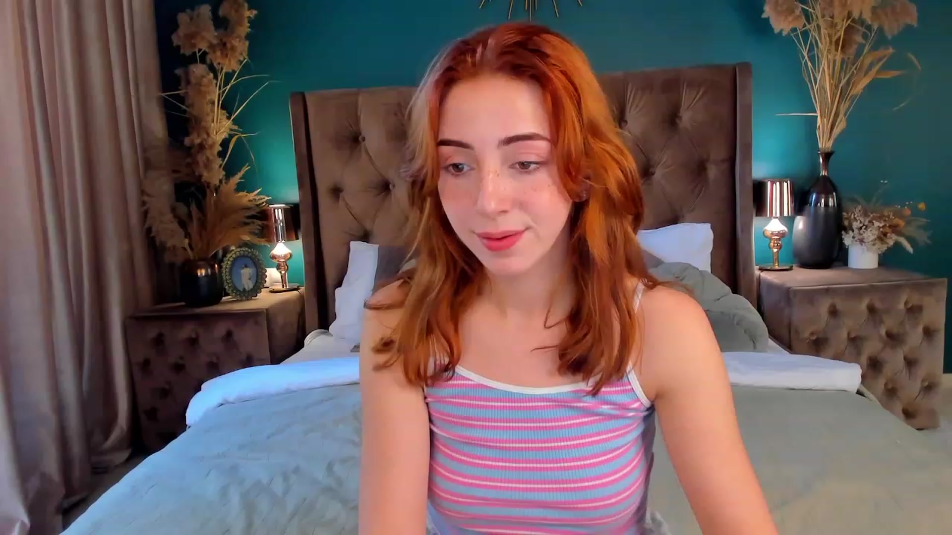 Gallery image thumbnail from ElsaYoung's myfreecams stream on, 06/18/2023, 14:59 image 1 of 20