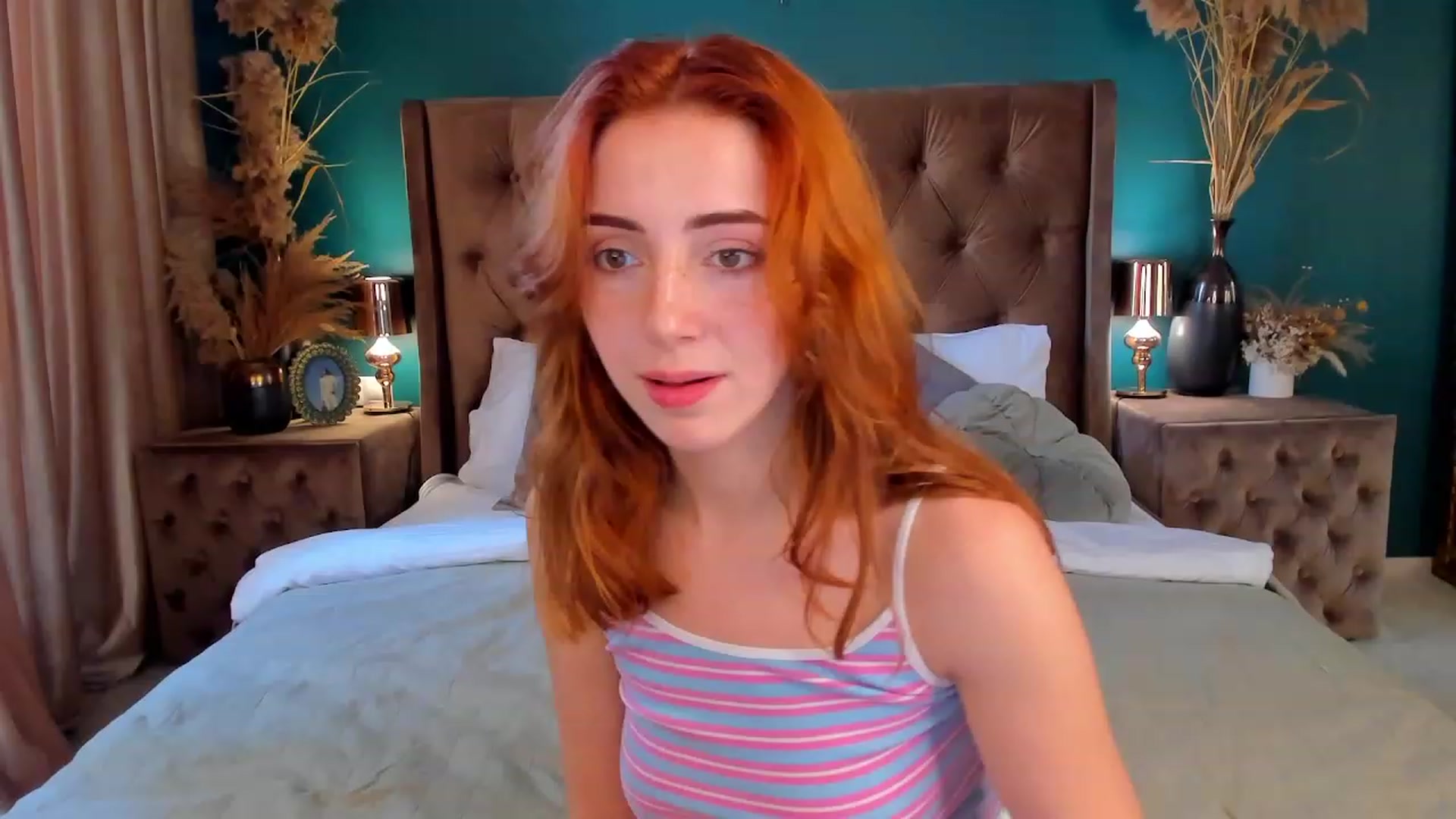 Gallery image thumbnail from ElsaYoung's myfreecams stream on, 06/18/2023, 14:59 image 17 of 20