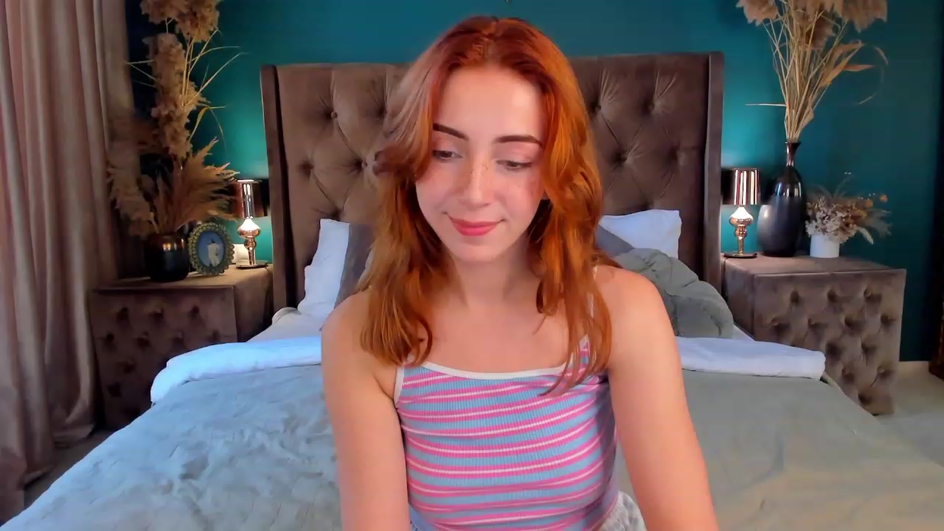 Gallery image thumbnail from ElsaYoung's myfreecams stream on, 06/18/2023, 14:59 image 9 of 20