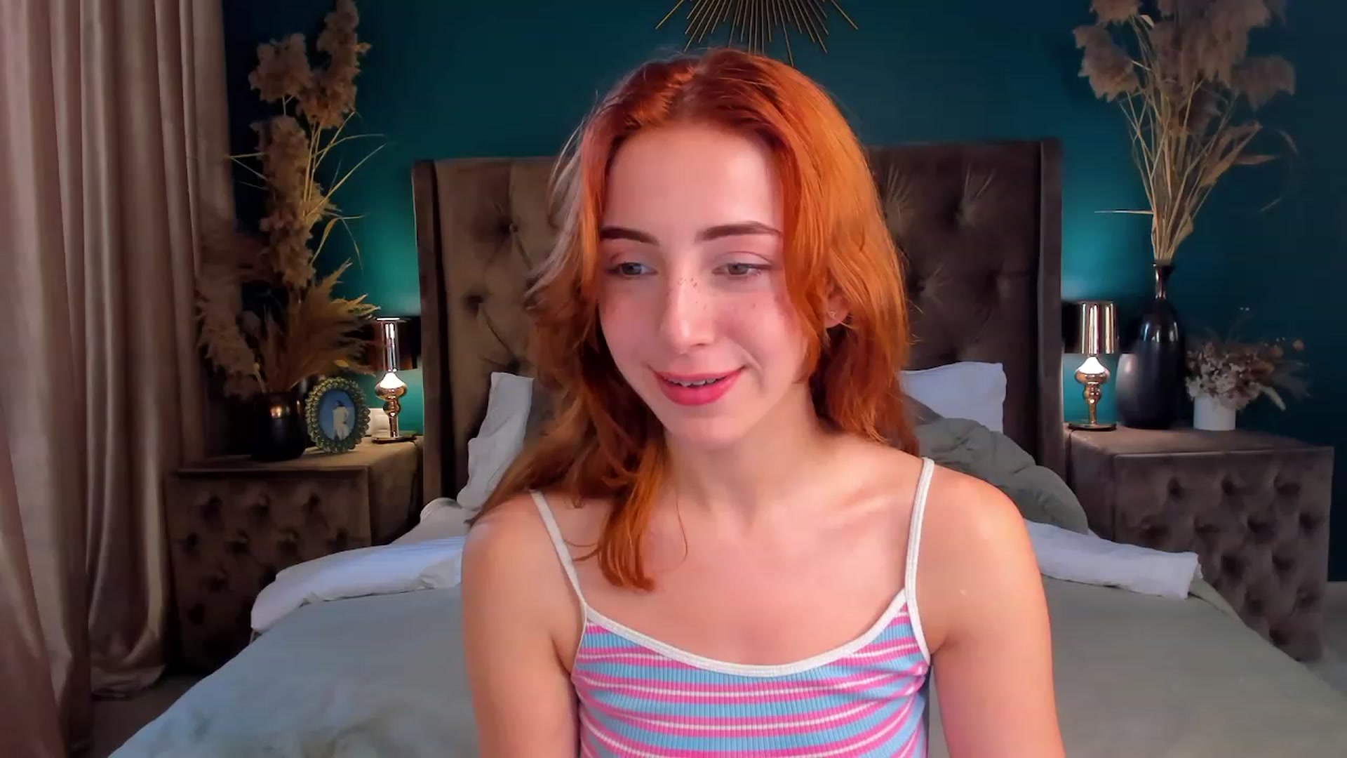 Gallery image thumbnail from ElsaYoung's myfreecams stream on, 06/18/2023, 16:22 image 8 of 20