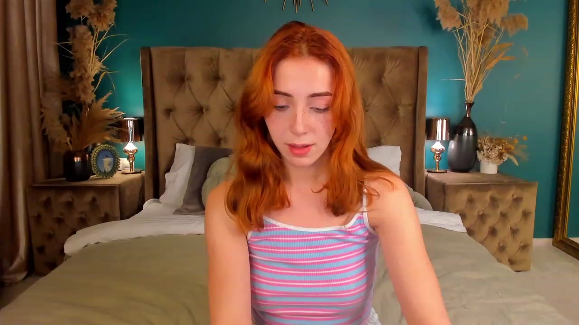Gallery image thumbnail from ElsaYoung's myfreecams stream on, 06/18/2023, 19:05 image 6 of 20