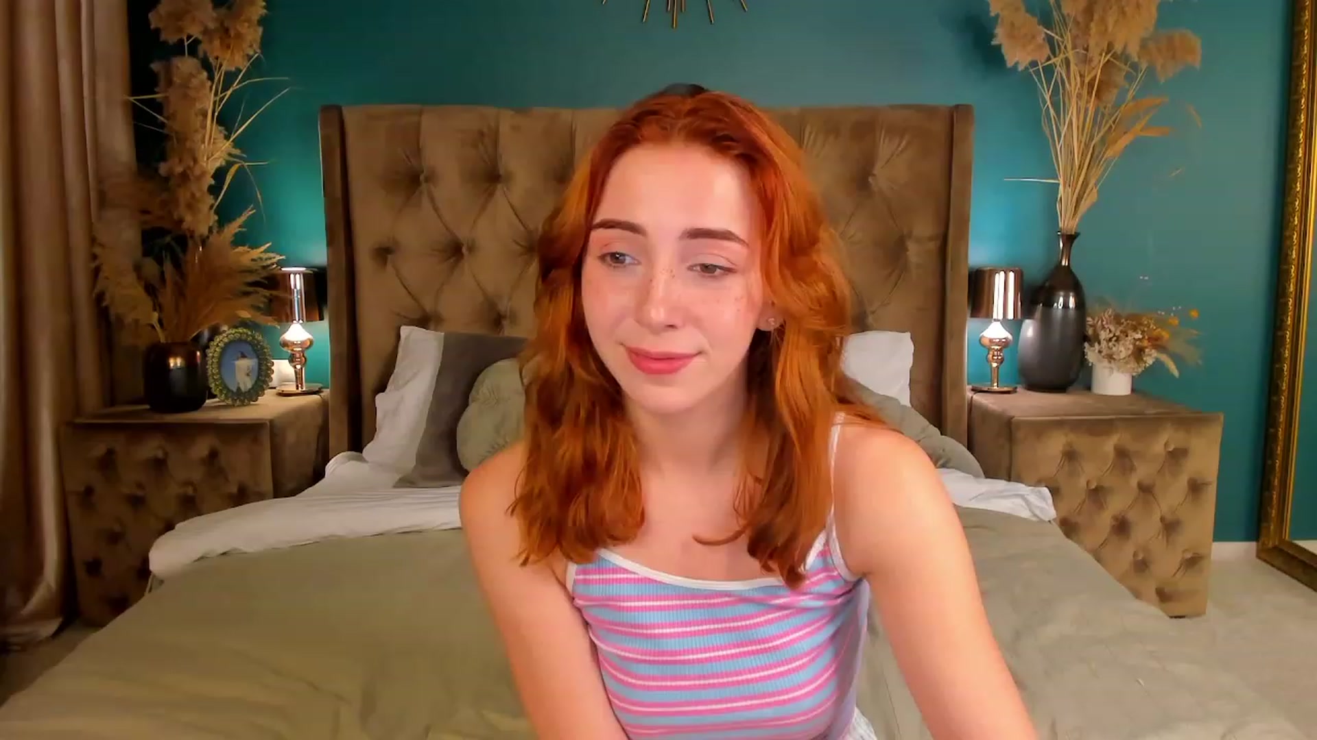 Gallery image thumbnail from ElsaYoung's myfreecams stream on, 06/18/2023, 19:05 image 1 of 20
