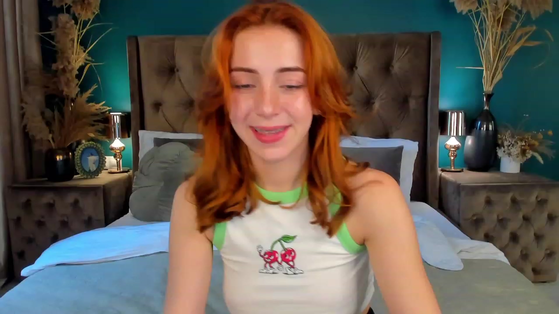 Gallery image thumbnail from ElsaYoung's myfreecams stream on, 06/20/2023, 07:49 image 8 of 20
